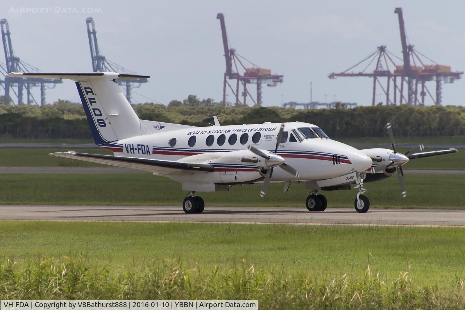 VH-FDA, 1982 Beech B200C King Air C/N BL-55, Taxing
