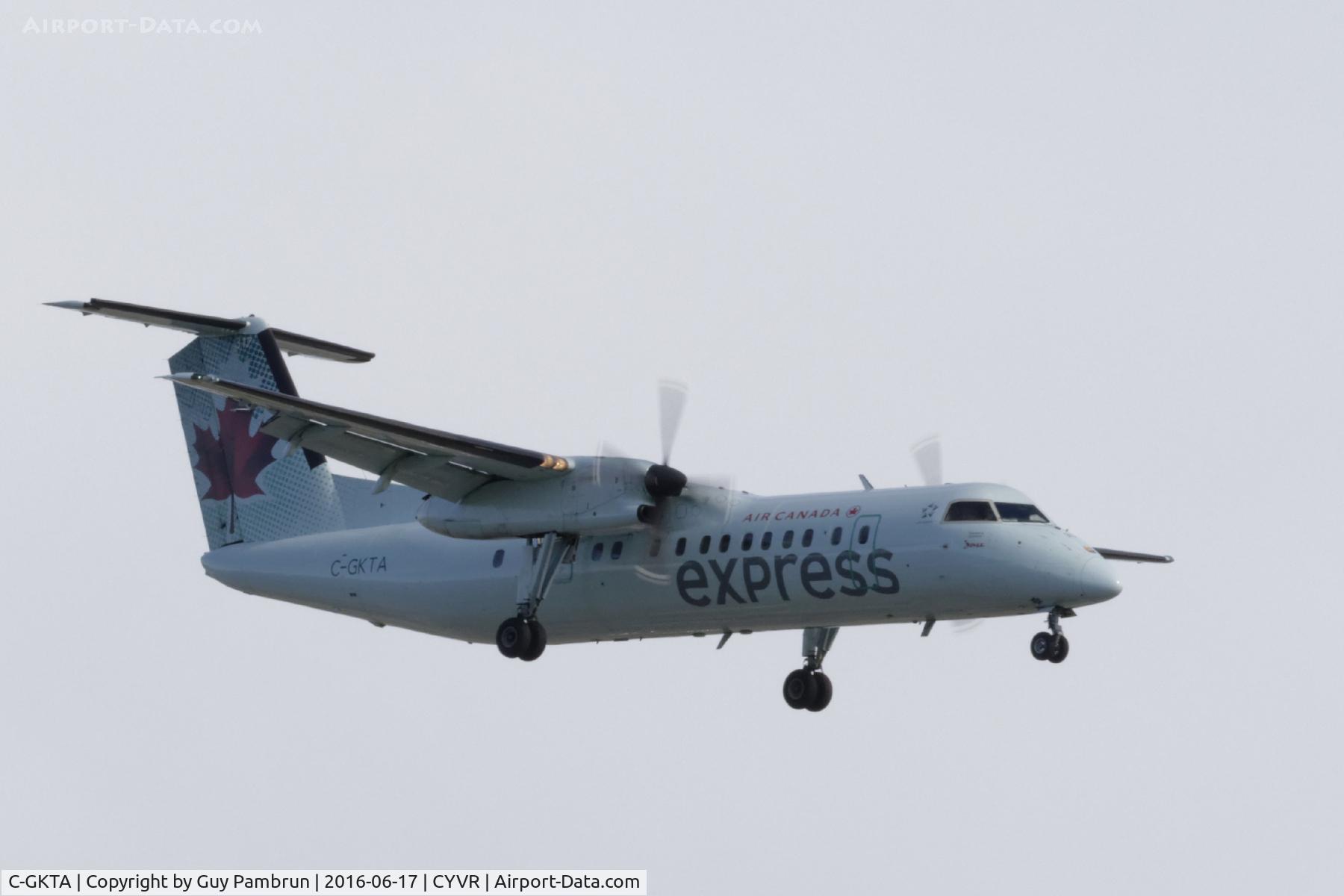 C-GKTA, 1989 De Havilland Canada DHC-8-301 Dash 8 C/N 124, Landing