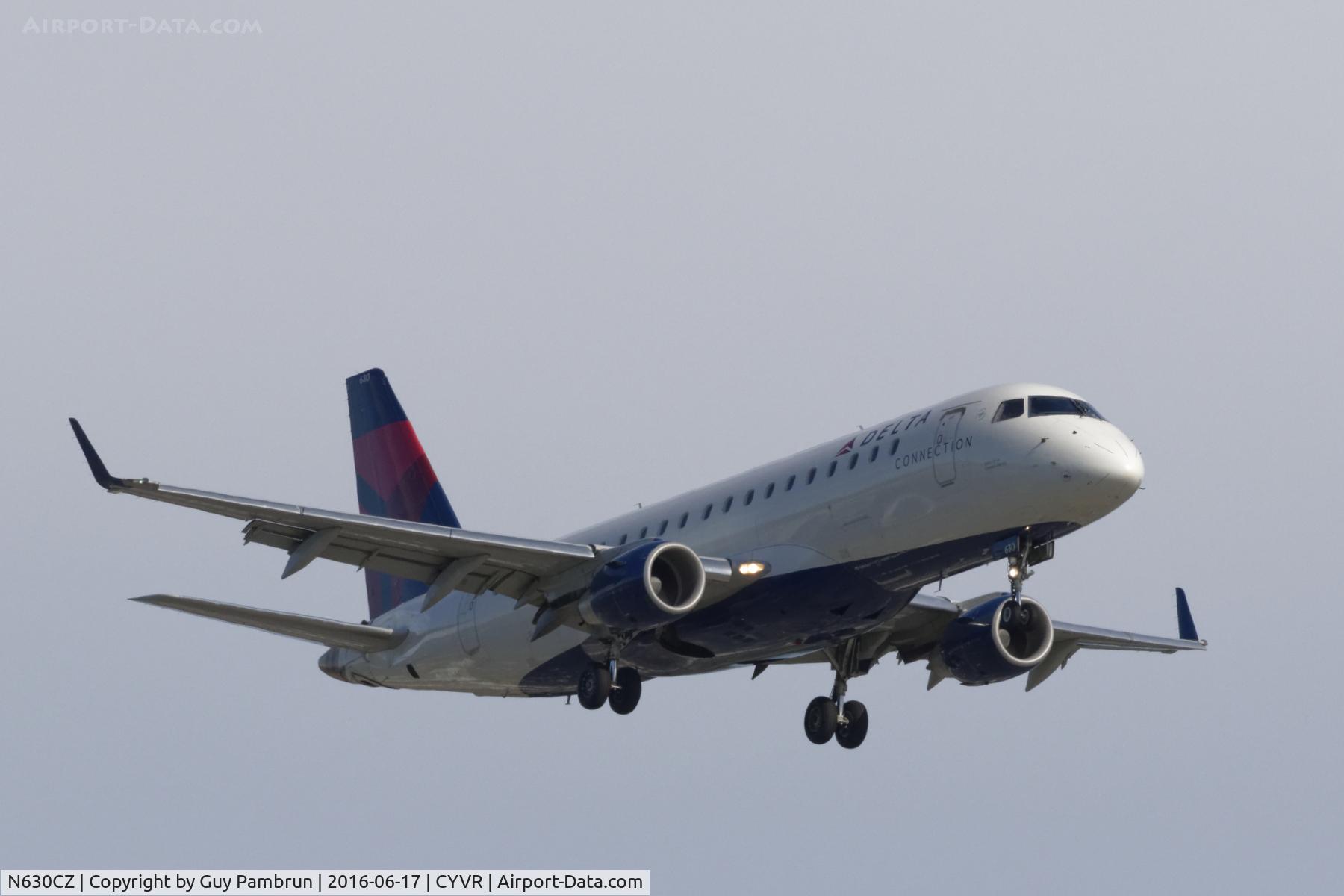 N630CZ, 2008 Embraer 175LR (ERJ-170-200LR) C/N 17000238, Landing