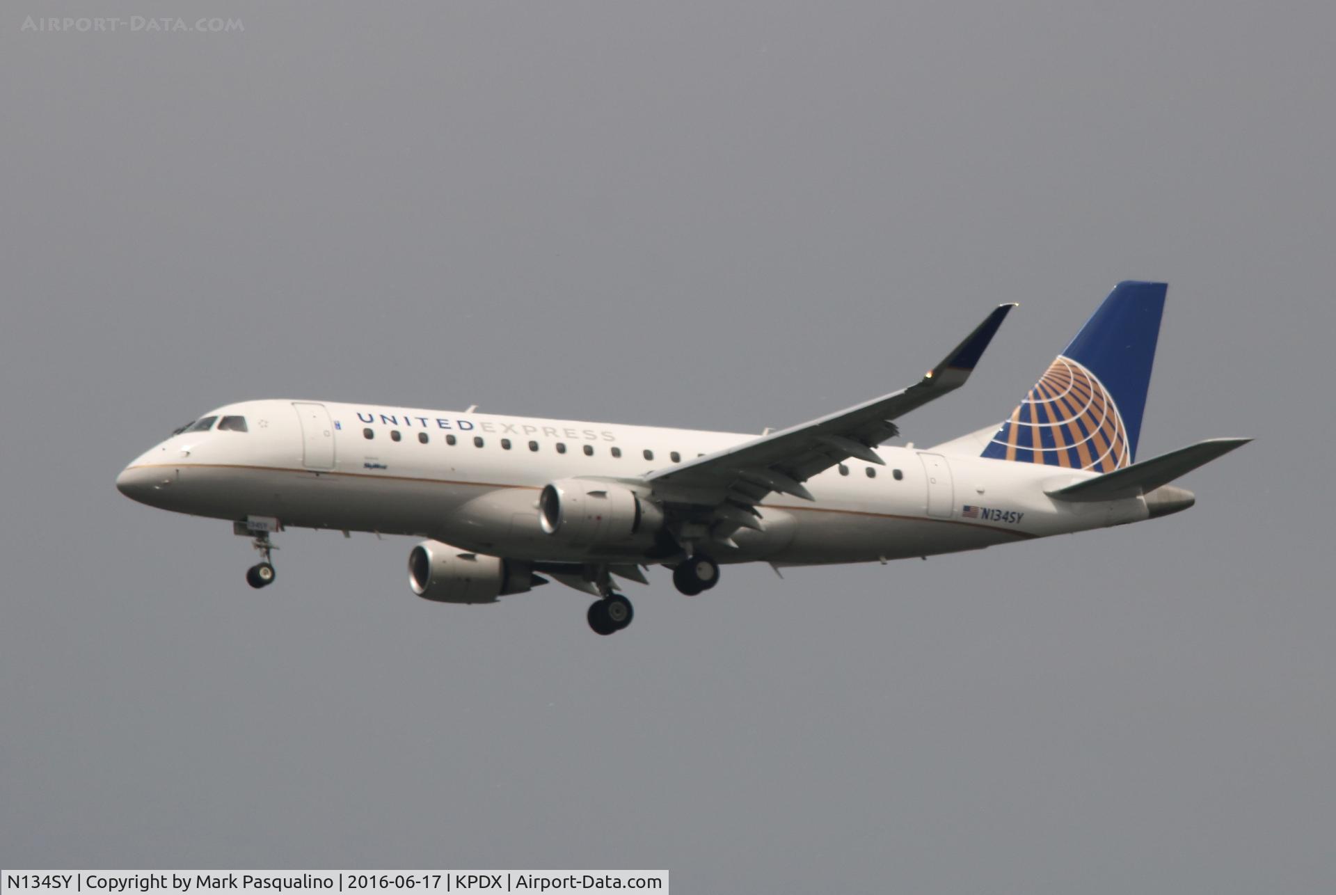 N134SY, 2015 Embraer 175LR (ERJ-170-200LR) C/N 17000458, ERJ 170-200 LR