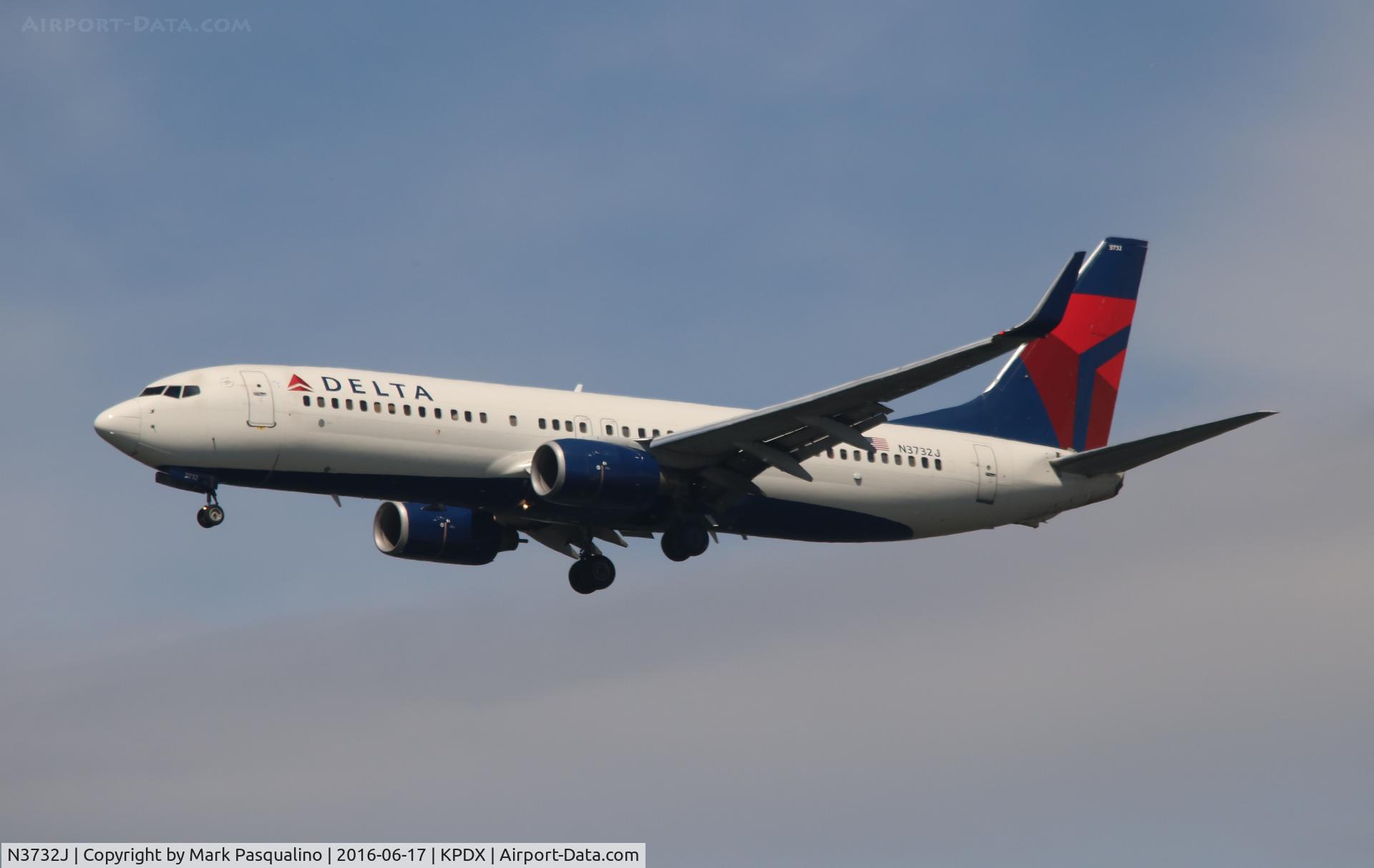 N3732J, 2000 Boeing 737-832 C/N 30380, Boeing 737-800