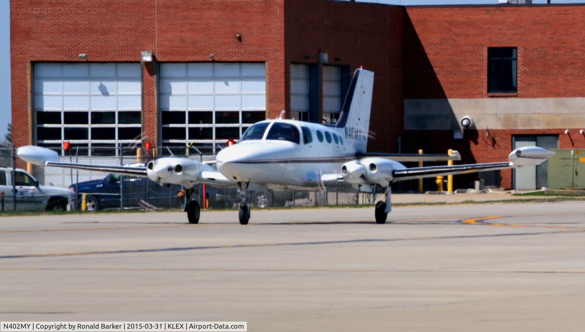 N402MY, 1971 Cessna 402B C/N 402B-0109, Taxi Lexington