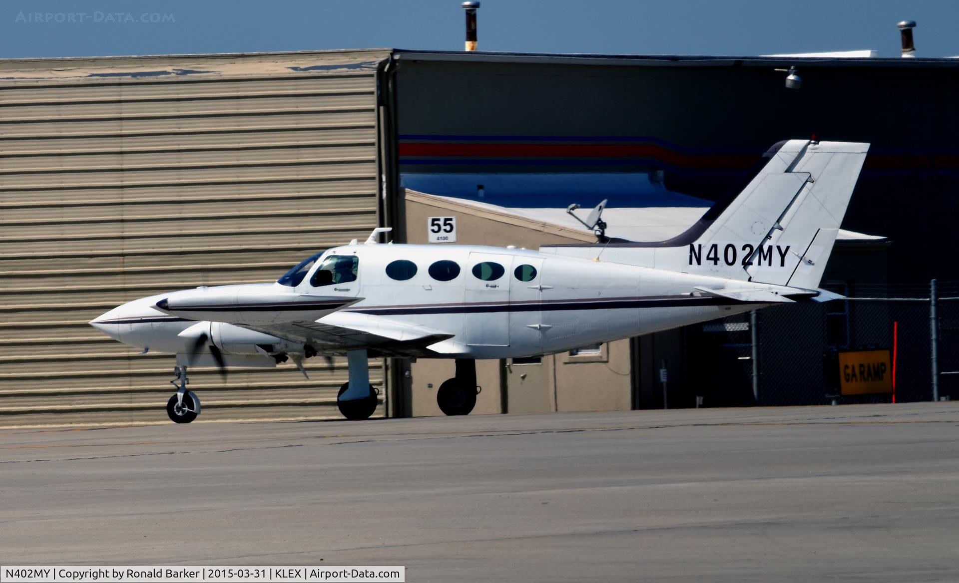 N402MY, 1971 Cessna 402B C/N 402B-0109, Taxi Lexington