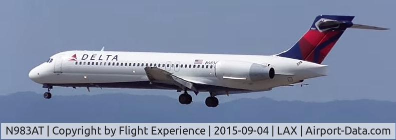 N983AT, 2005 Boeing 717-200 C/N 55052, Landing @ LAX runway 24L