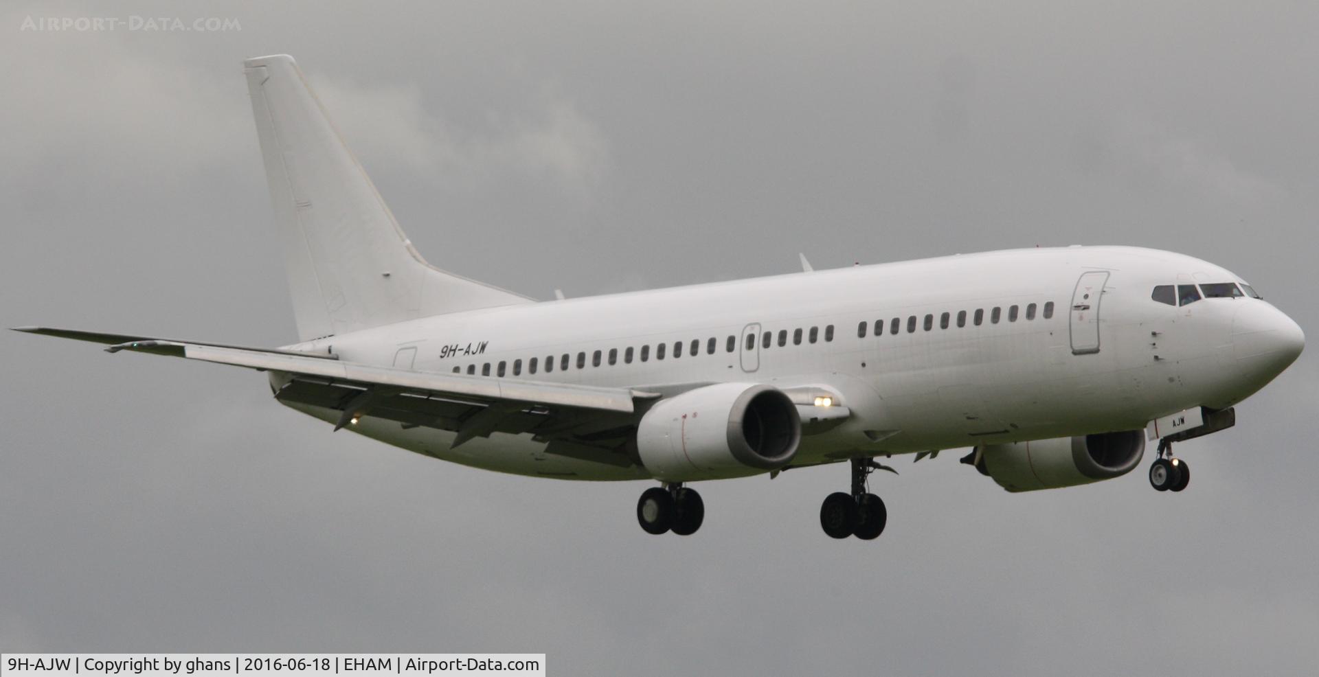 9H-AJW, 1998 Boeing 737-3U3 C/N 28733, Landing RW 27