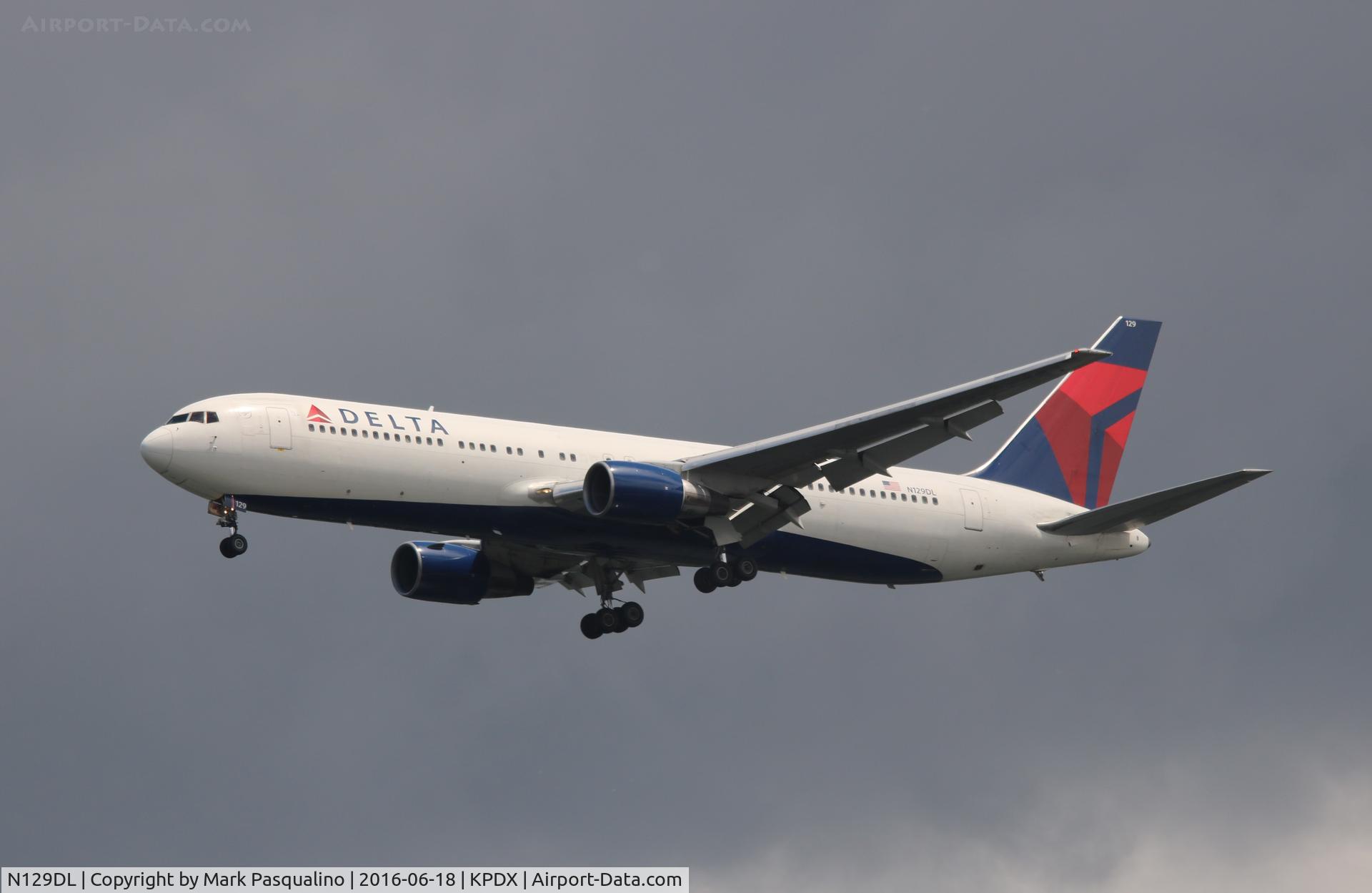 N129DL, 1988 Boeing 767-332 C/N 24079, Boeing 767-300
