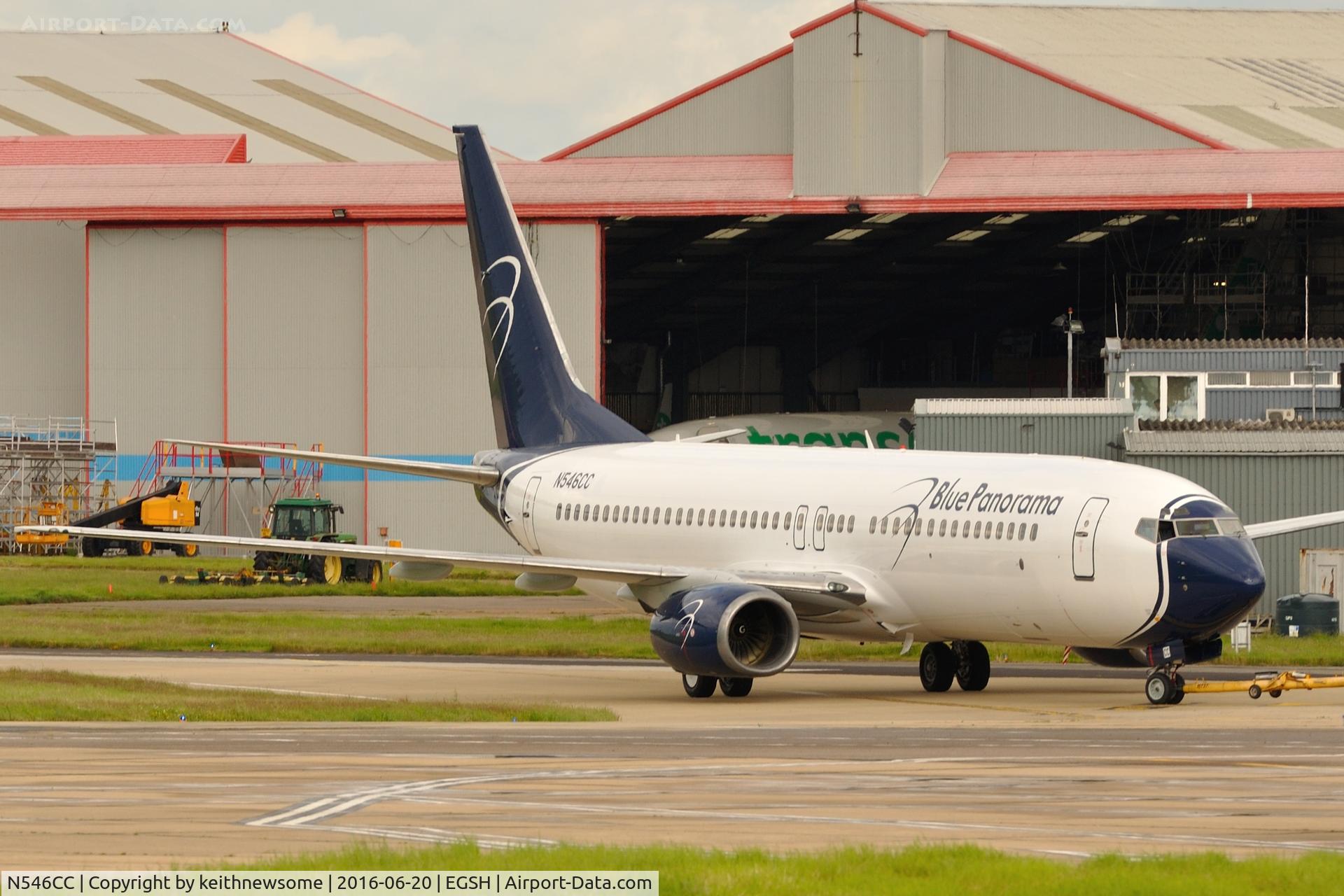 N546CC, 2002 Boeing 737-86N C/N 29888, Moving from one hangar to another.