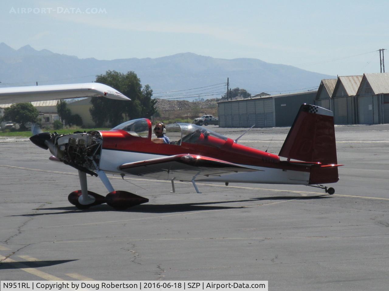 N951RL, 2005 Vans RV-7 C/N 71905, 2005 Aschwanden VAN's RV-7, Superior IO-360 180 Hp, taxi across Rwy 22