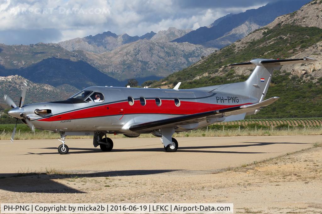 PH-PNG, 2009 Pilatus PC-12/47E C/N 1121, Taxiing