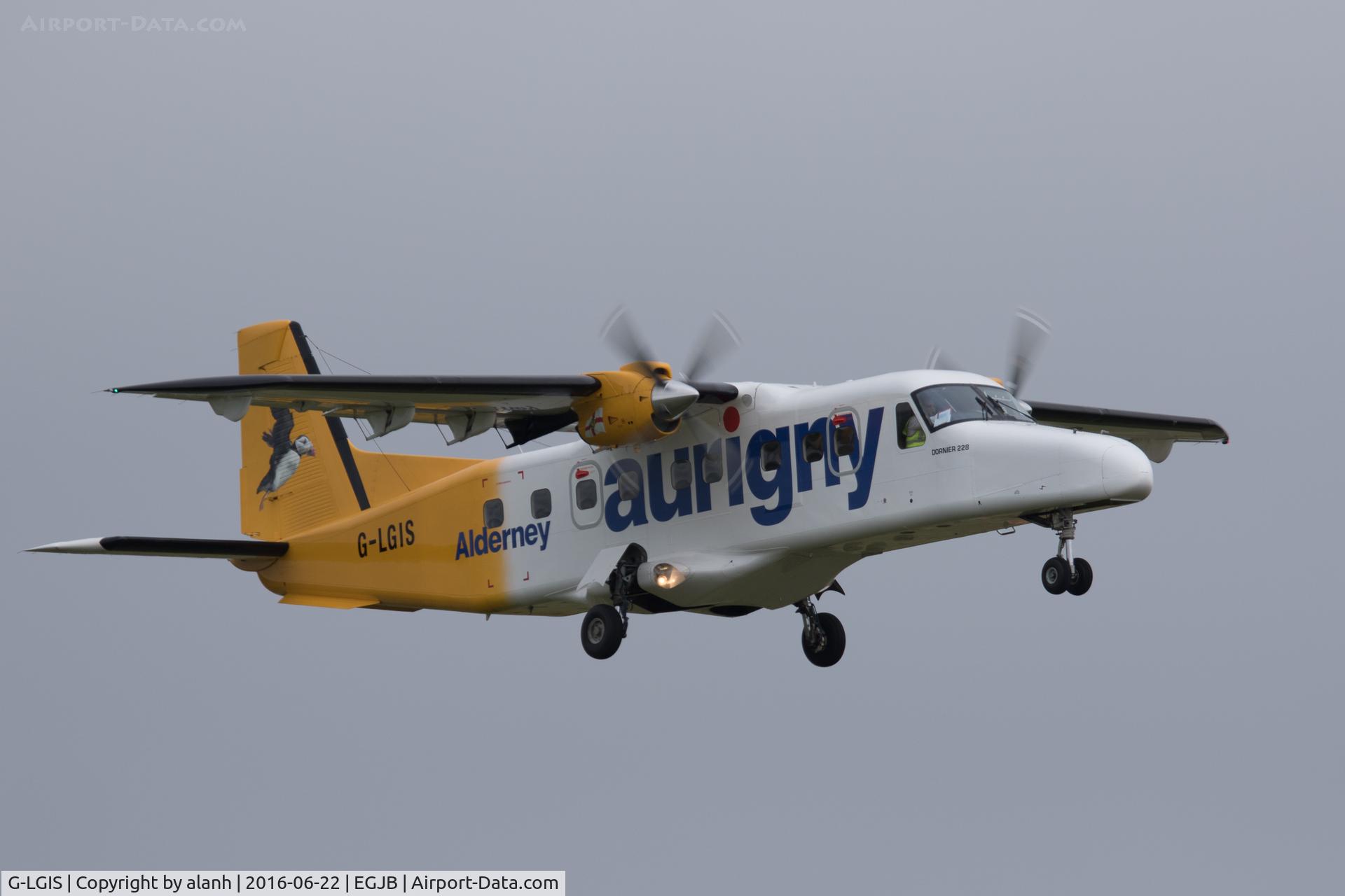 G-LGIS, 1988 Dornier 228-202 C/N 8160, Finals for 27 at Guernsey