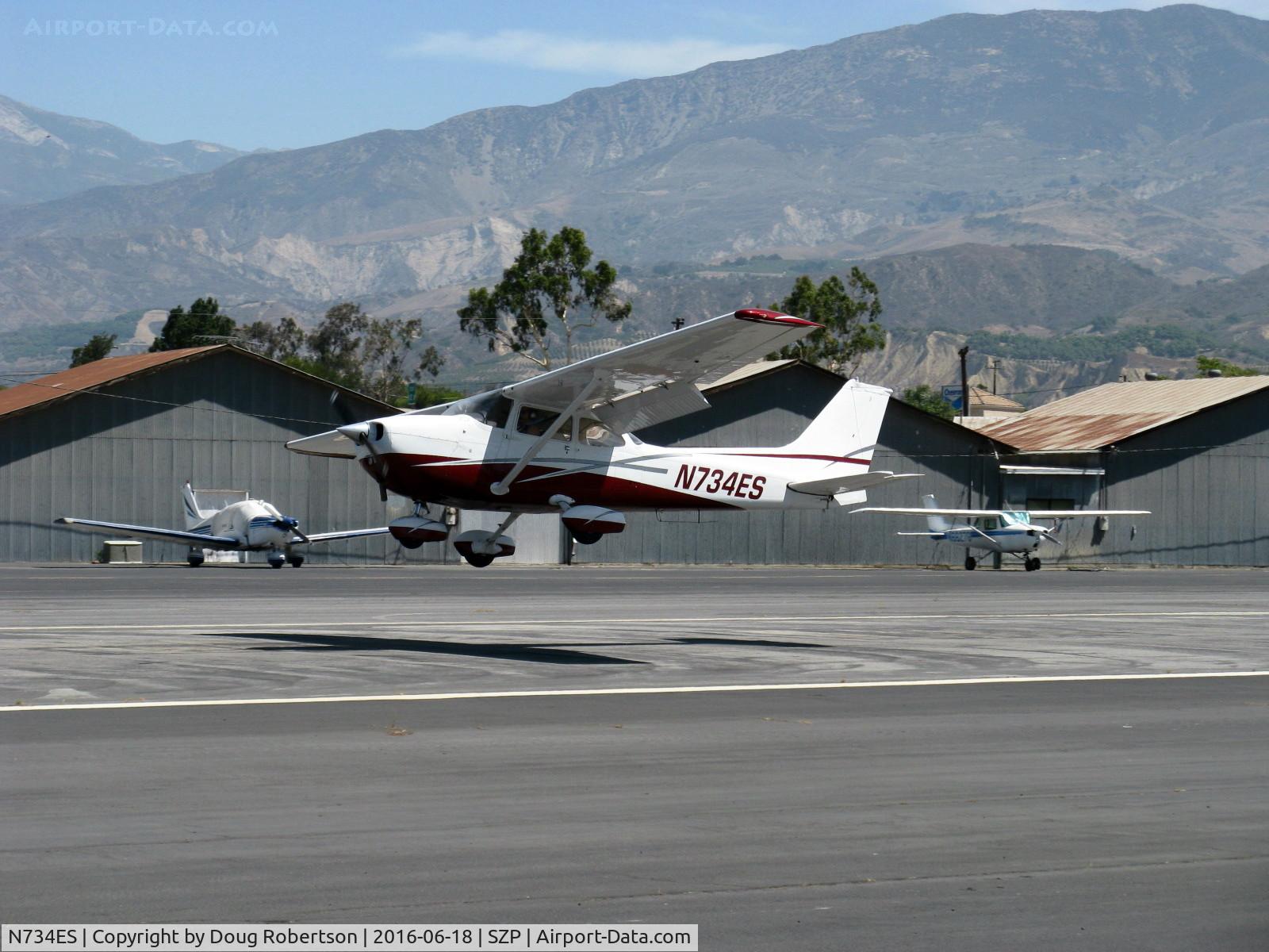 N734ES, Cessna 172N C/N 17268802, 1977 Cessna 172N SKYHAWK, Lycoming O-320-H2AD 160 Hp, landing Rwy 22