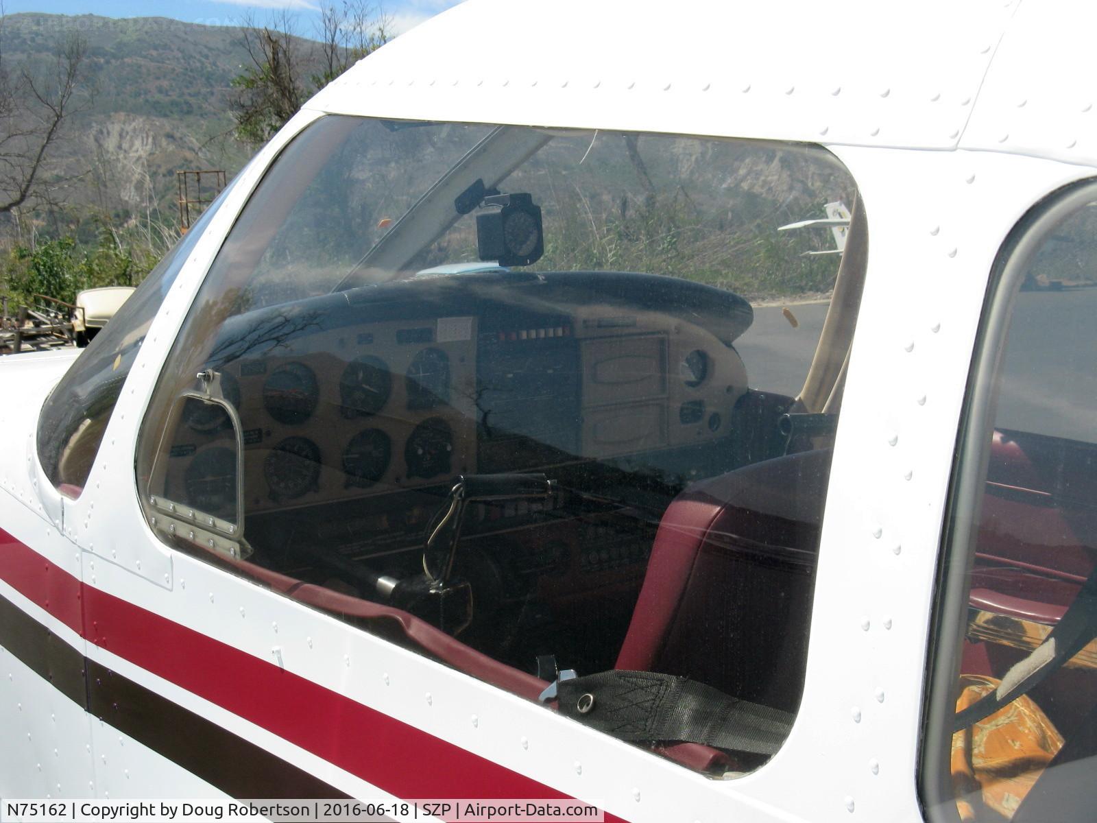 N75162, 1976 Piper PA-28-151 C/N 28-7615261, 1976 Piper PA-28-151 WARRIOR, Lycoming O-320-E2D 150 Hp, panel