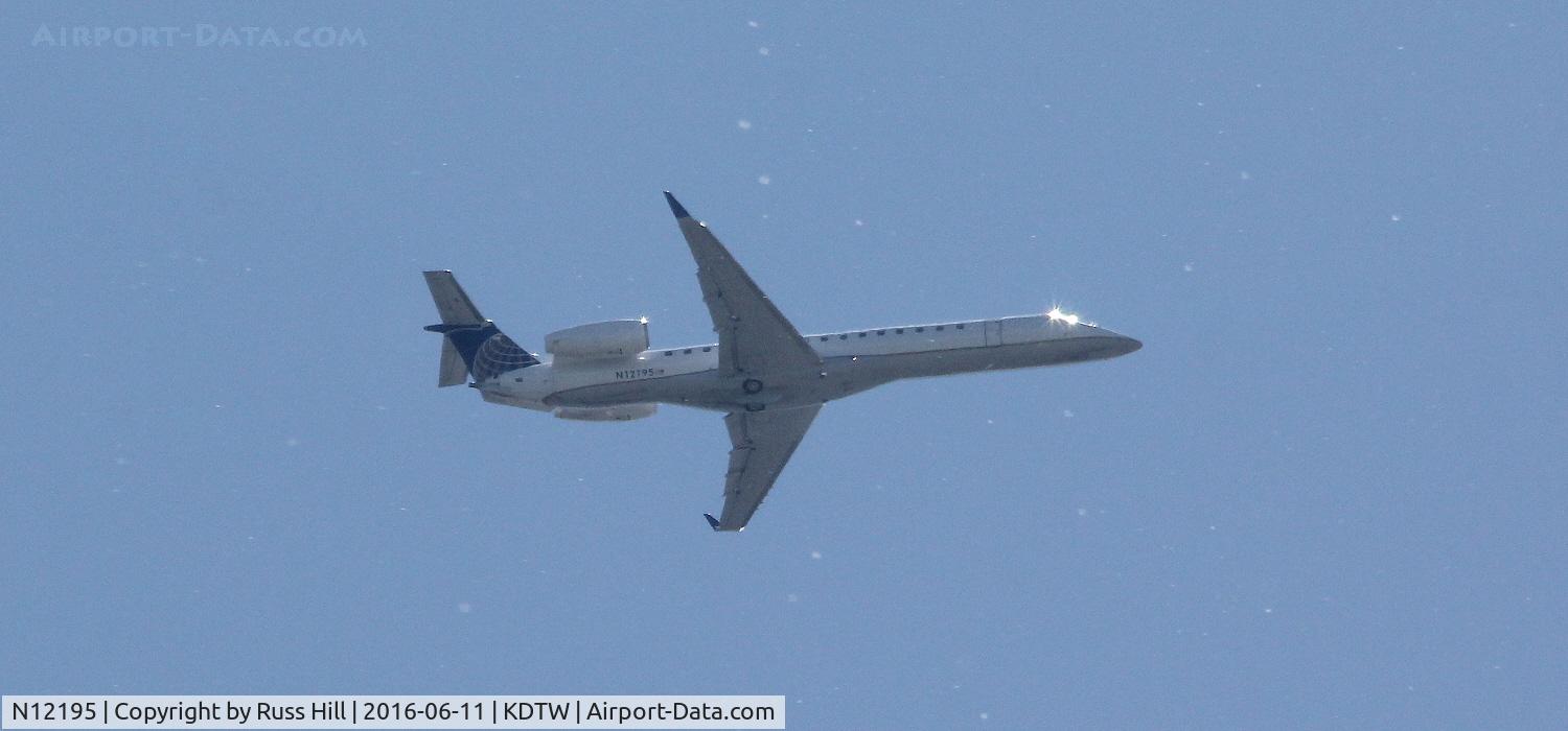 N12195, 2005 Embraer ERJ-145XR (EMB-145XR) C/N 14500943, On approach to DTW about 15 miles out.

(White spots are cottonwood seeds floating in the air)