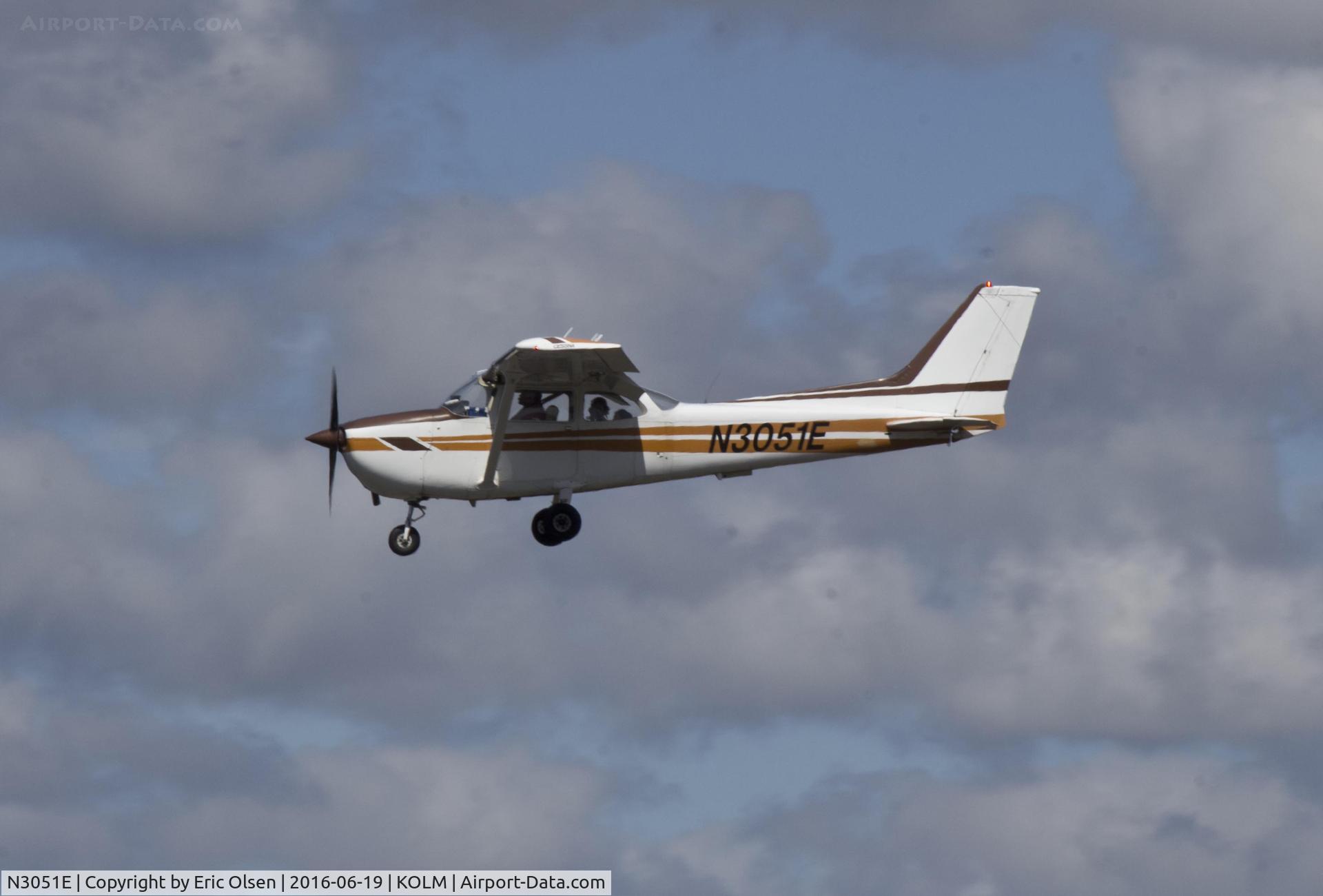 N3051E, 1978 Cessna 172N C/N 17271420, Cessna landing at the Olympia Airport.