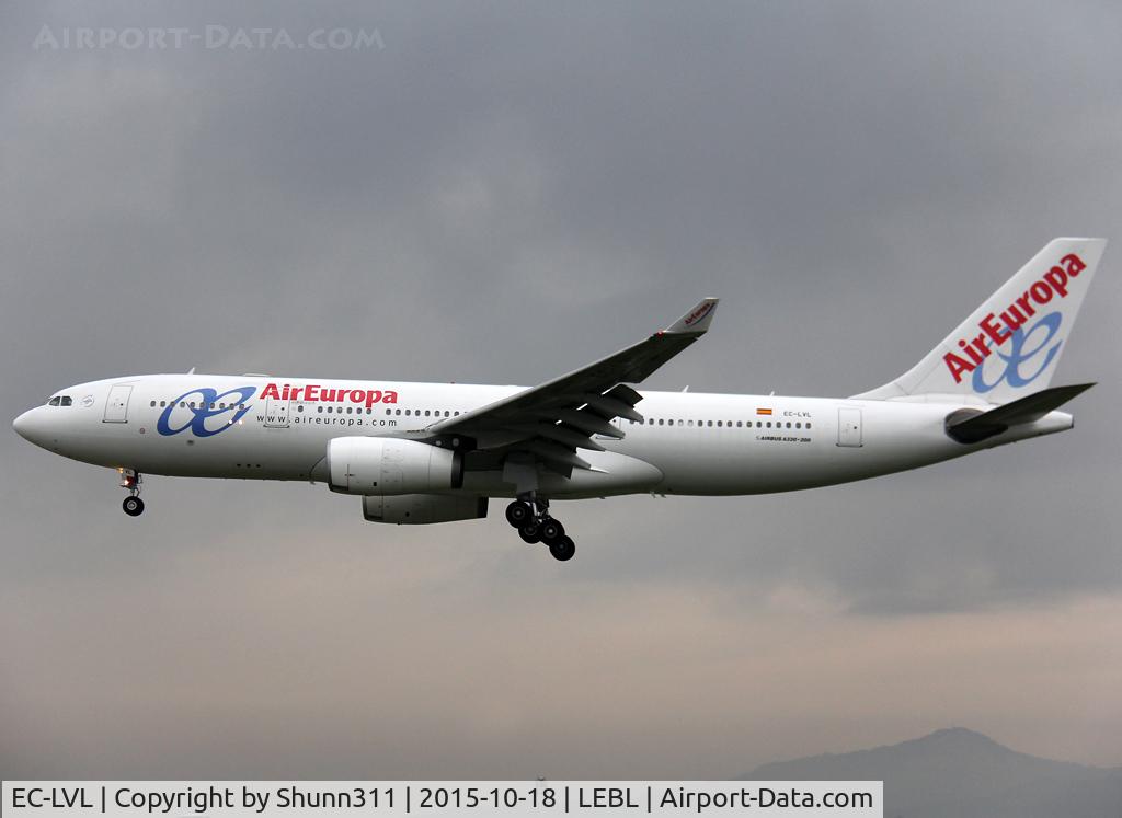 EC-LVL, 2002 Airbus A330-243 C/N 461, Landing rwy 25R
