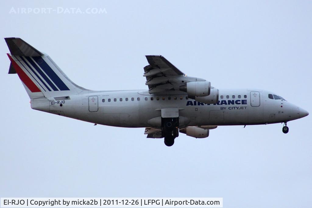 EI-RJO, 1999 British Aerospace Avro 146-RJ85A C/N E2352, Landing