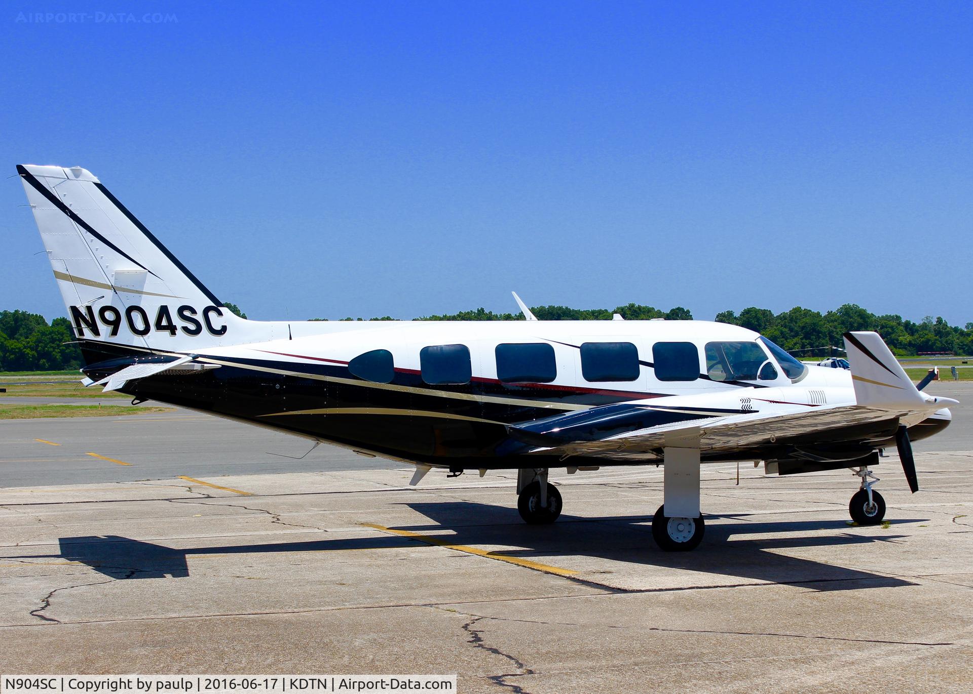 N904SC, 1981 Piper PA-31-350 Chieftain C/N 31-8152194, At Downtown Shreveport.