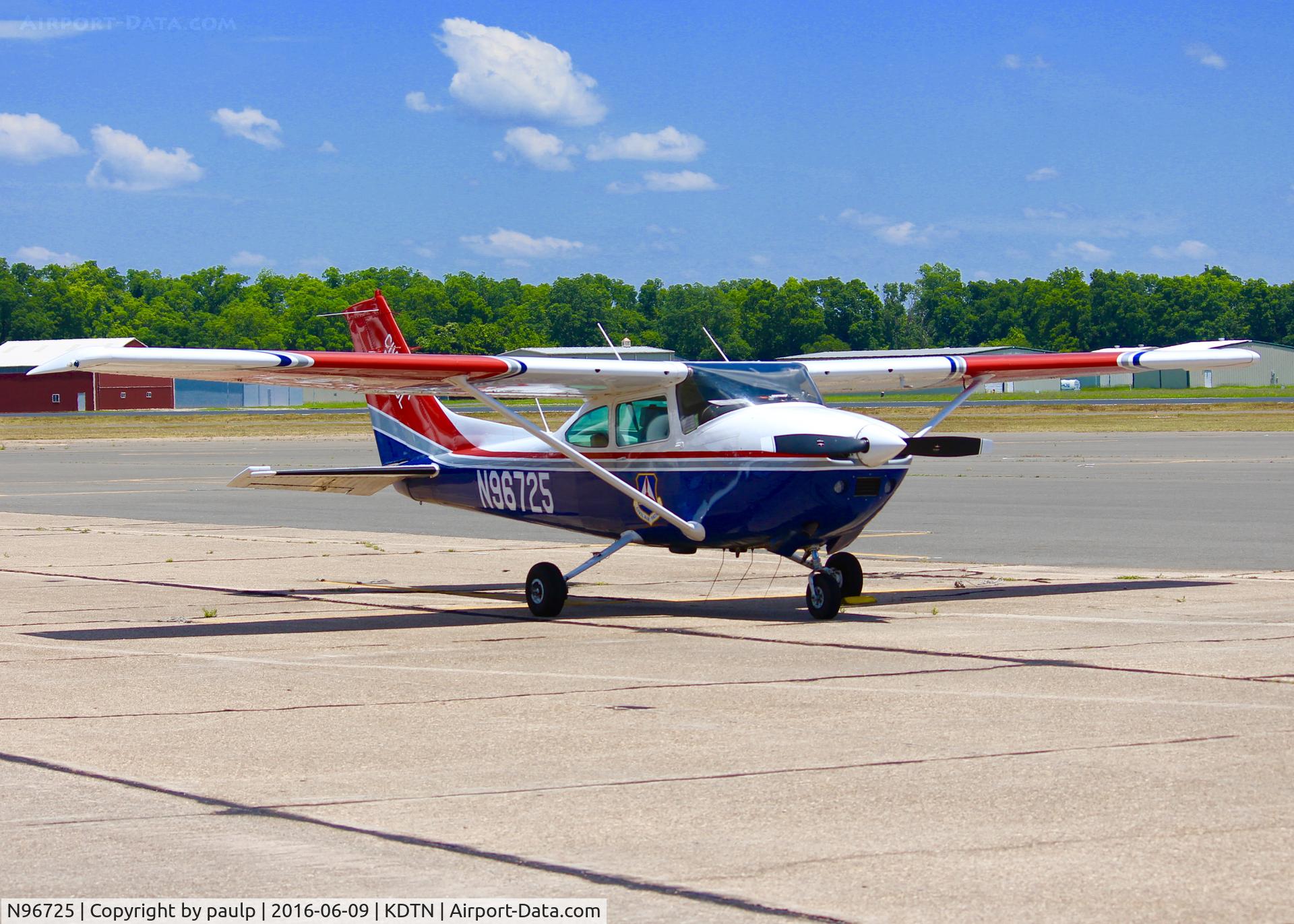 N96725, 1979 Cessna 182Q Skylane C/N 18266825, At Downtown Shreveport.