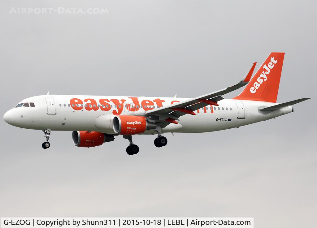 G-EZOG, 2015 Airbus A320-214 C/N 6541, Landing rwy 25R