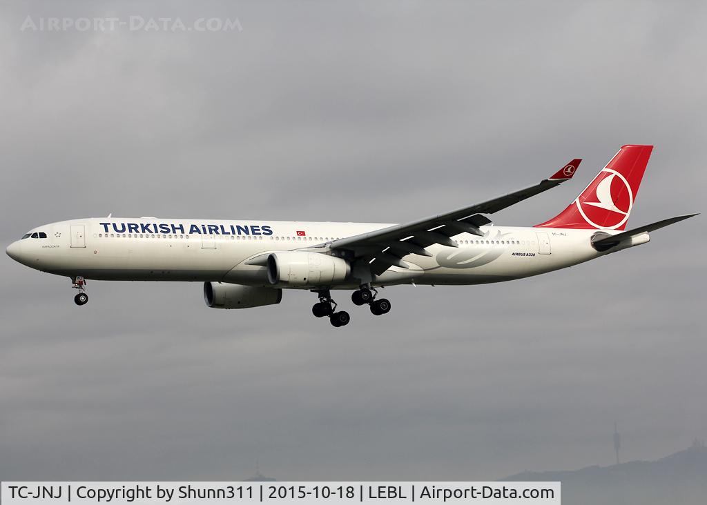 TC-JNJ, 2010 Airbus A330-343X C/N 1170, Landing rwy 25R