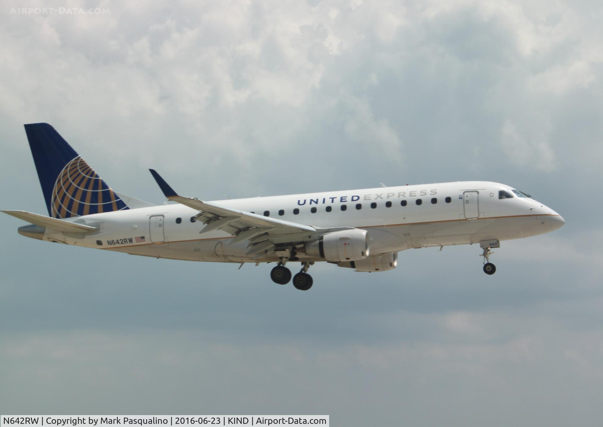 N642RW, 2004 Embraer 170SE (ERJ-170-100SE) C/N 17000063, ERJ 170-100 SE