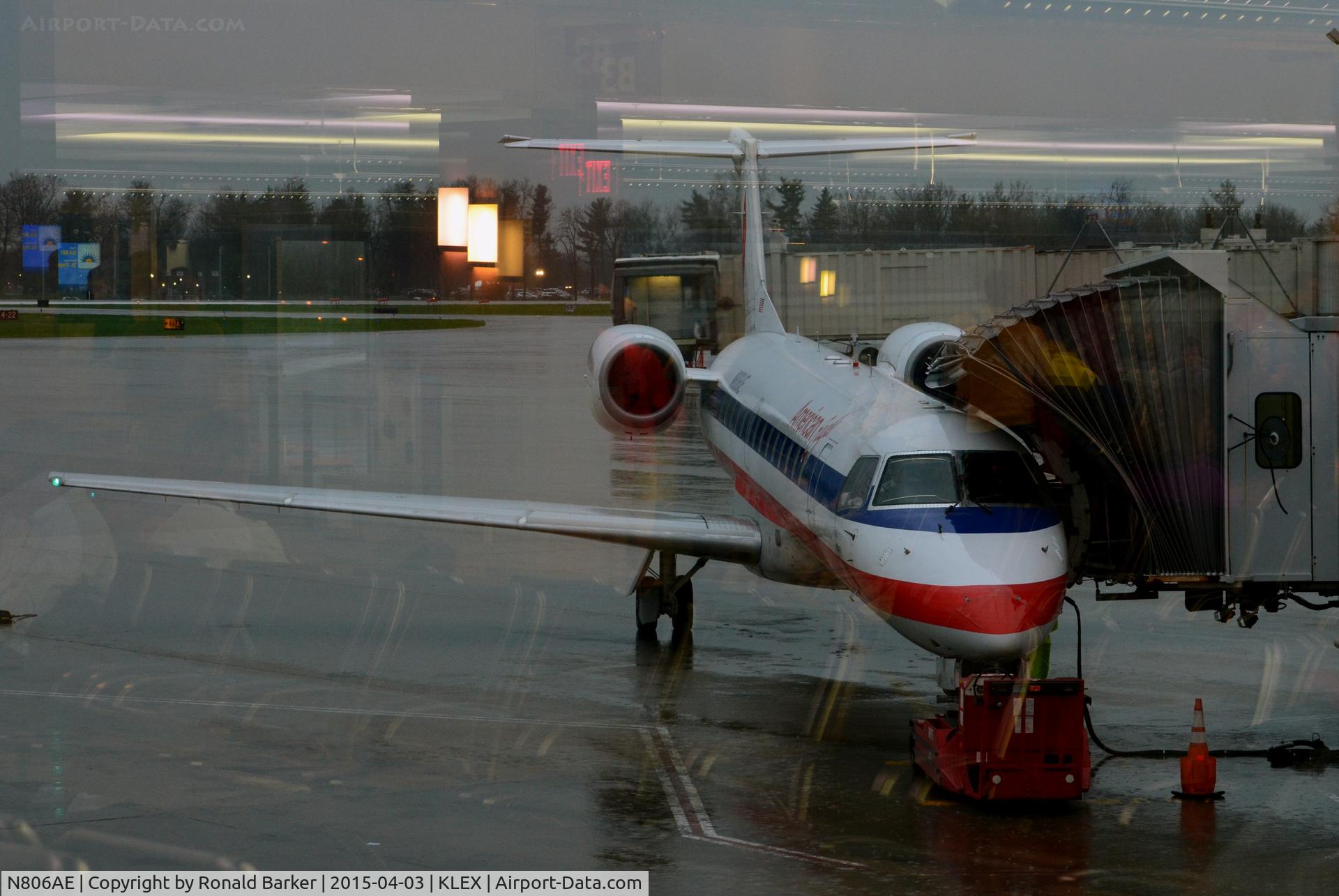 N806AE, 2001 Embraer ERJ-140LR (EMB-135KL) C/N 145503, Taxi Lexington