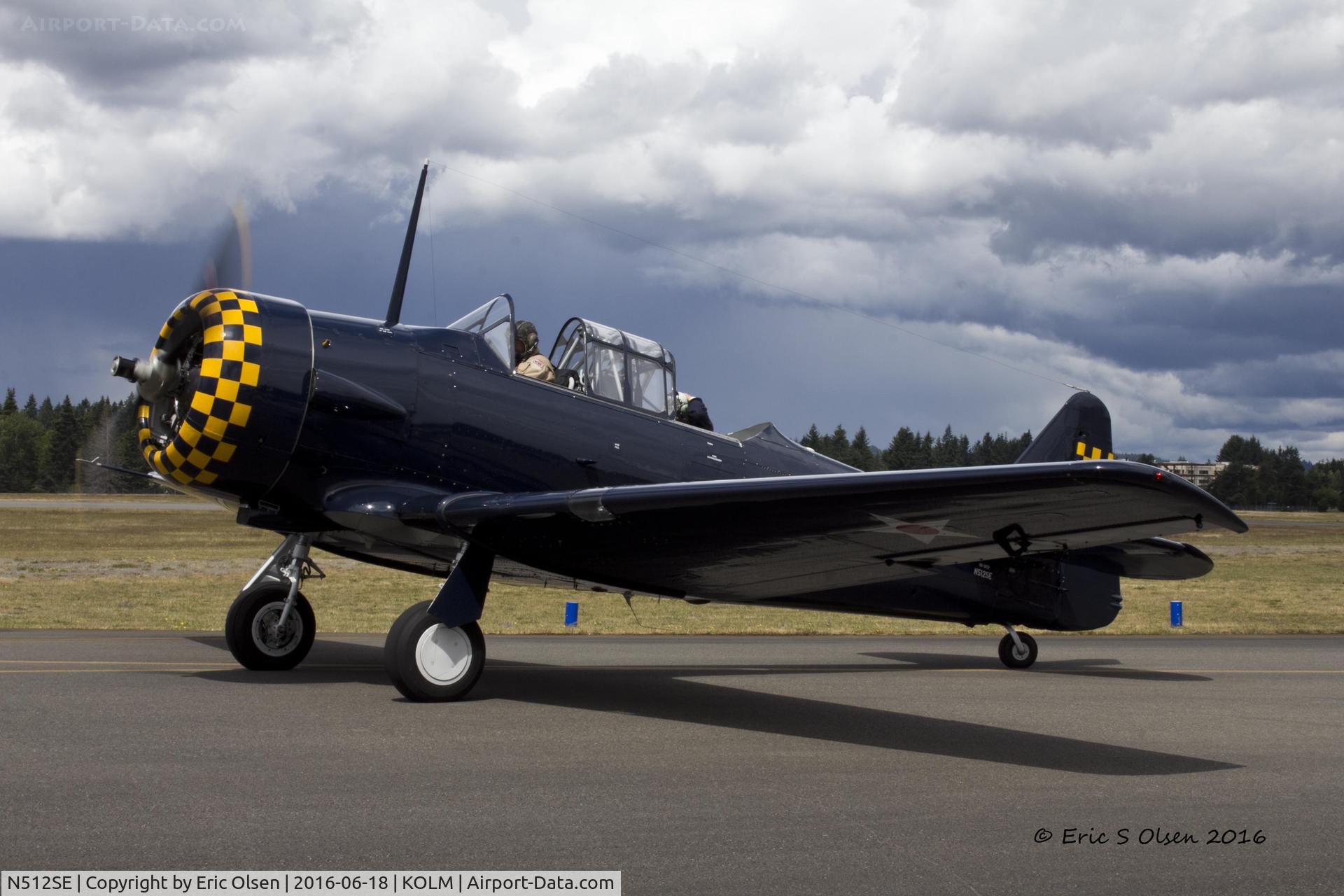 N512SE, 1958 North American AT-6A Texan C/N JS 88-9421, AT-6A warming up prior to flight.