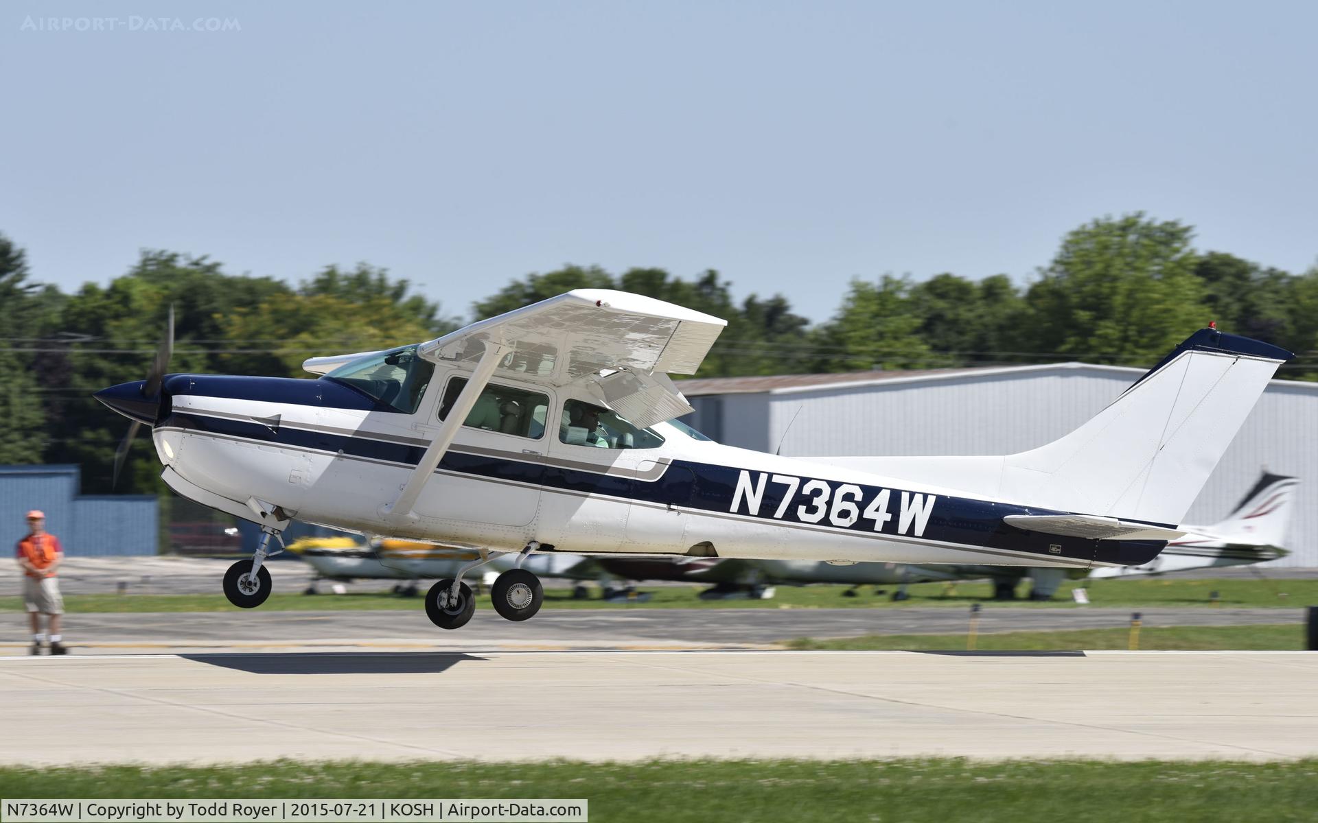 N7364W, 1977 Cessna R182 Skylane RG C/N R18200058, Airventure 2015