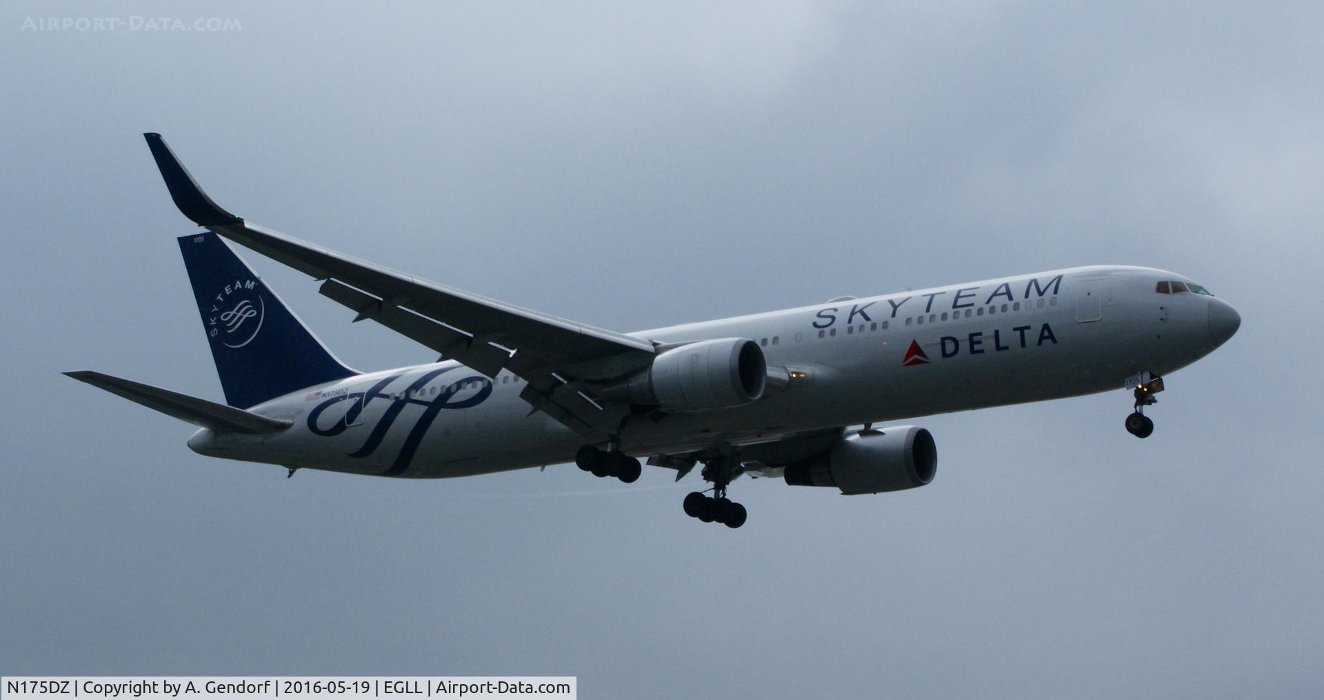 N175DZ, 1999 Boeing 767-332 C/N 29696, Delta (Skyteam cs.), seen here approaching London Heathrow(EGLL)