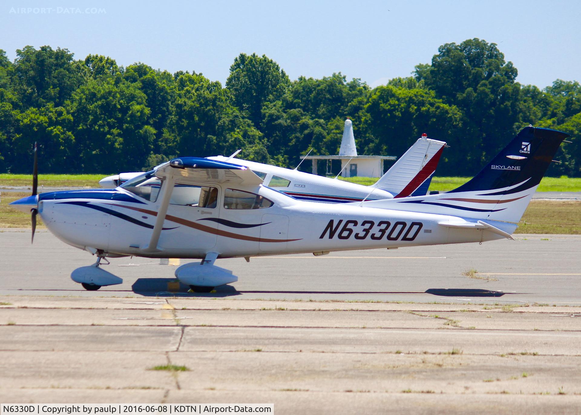 N6330D, 2008 Cessna 182T Skylane C/N 18282110, At Downtown Shreveport.