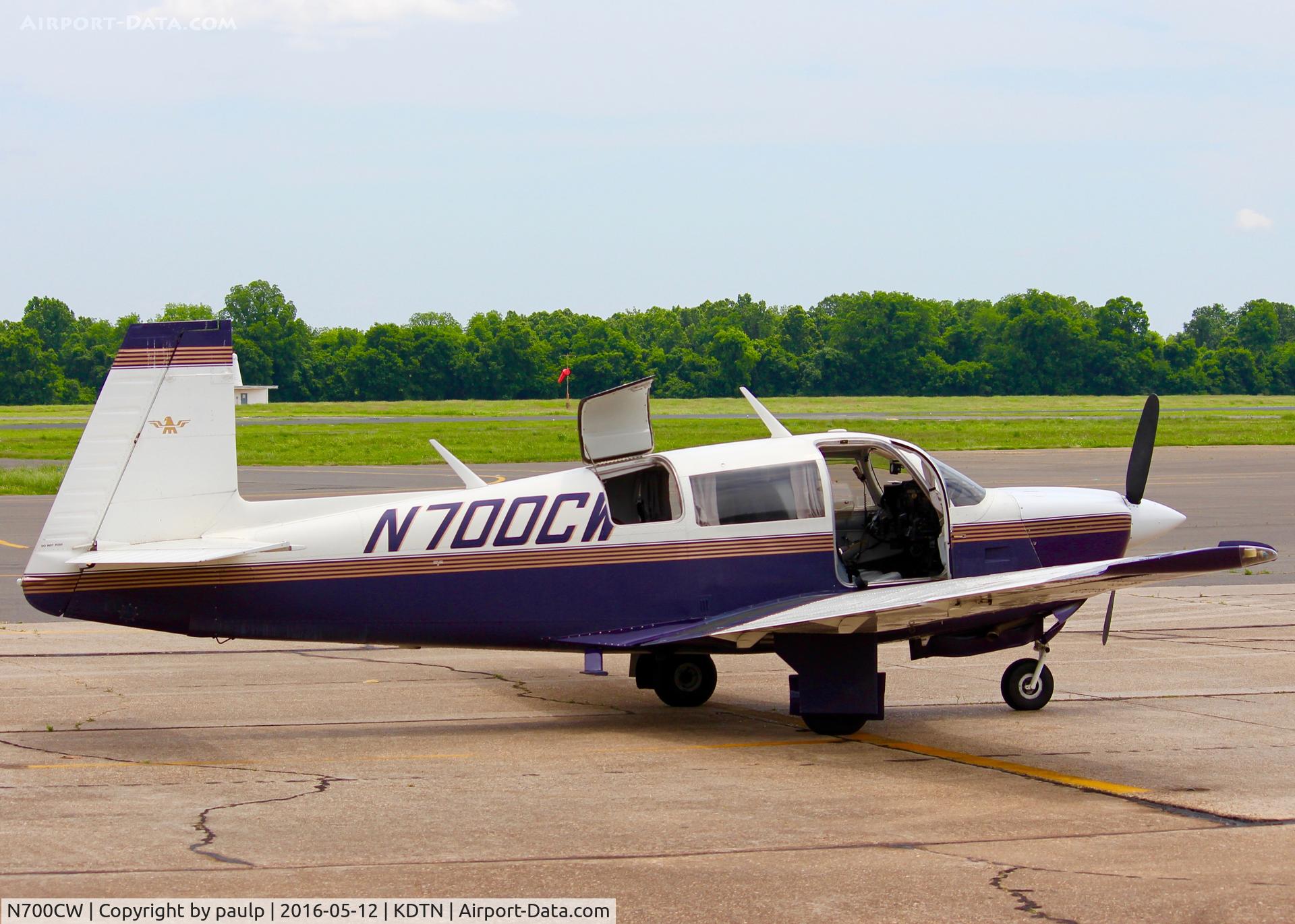 N700CW, 1980 Mooney M20J 201 C/N 24-1055, At Downtown Shreveport.