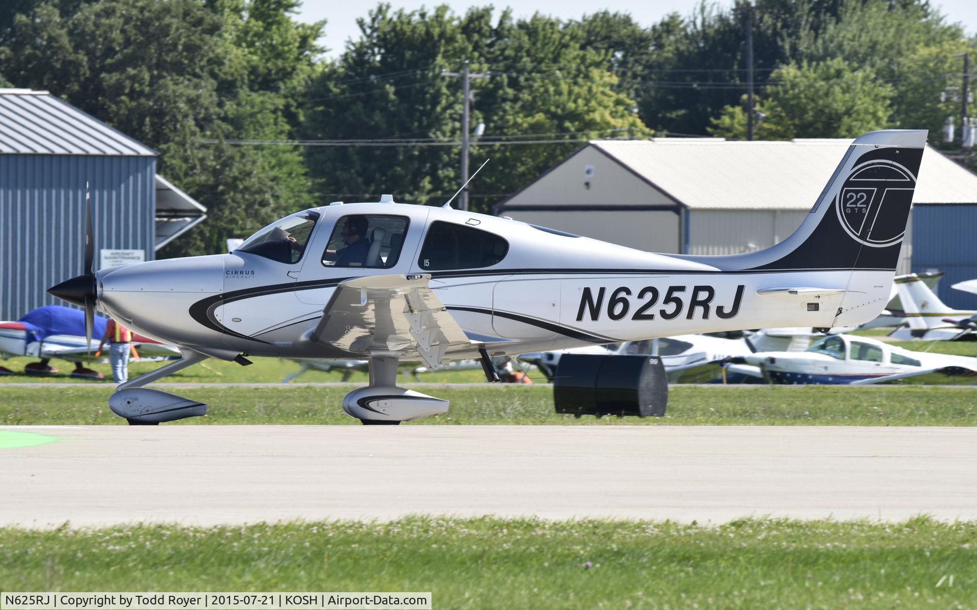 N625RJ, 2013 Cirrus SR22T C/N 0586, Airventure 2015