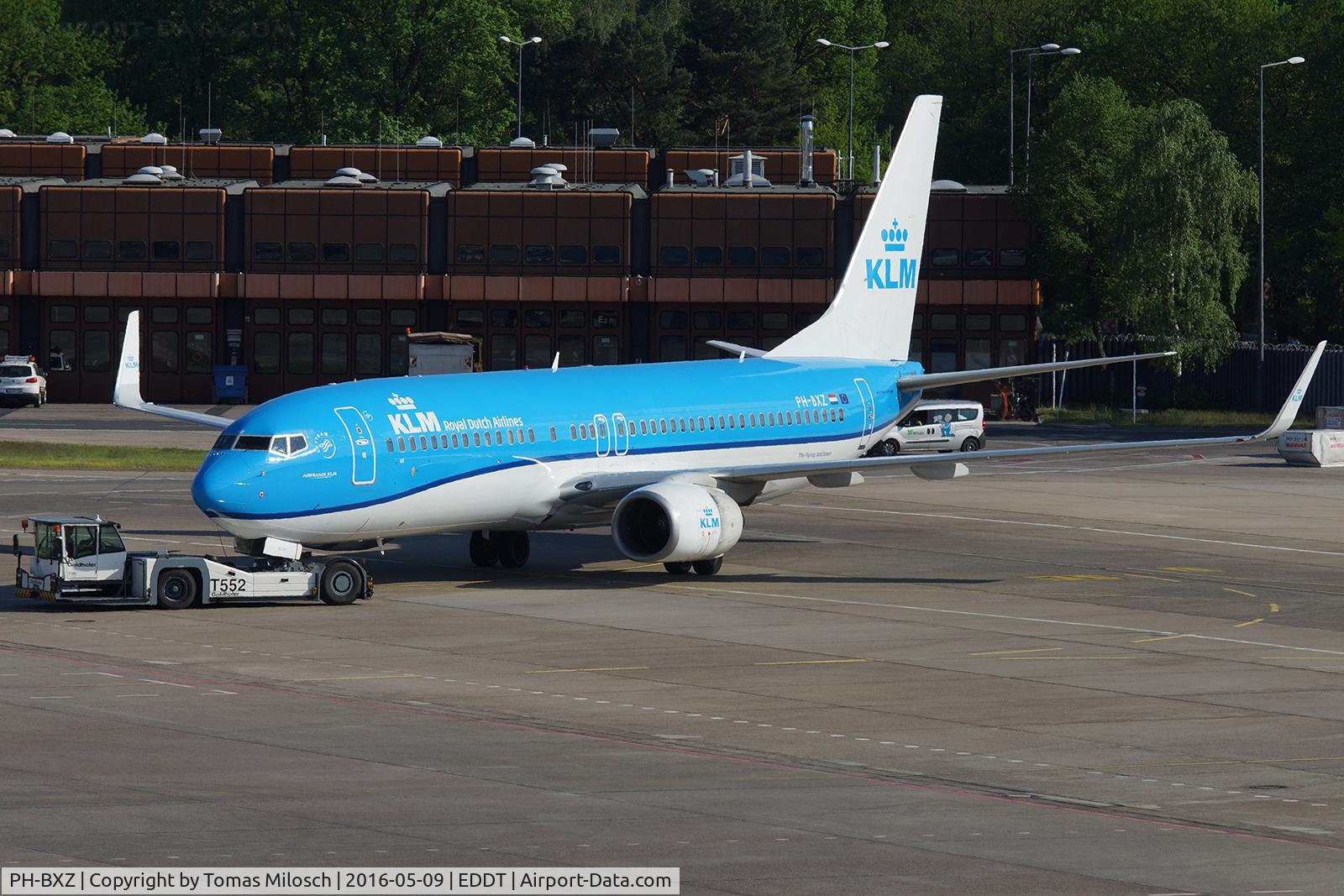 PH-BXZ, 2008 Boeing 737-8K2 C/N 30368, Pushback for its flight back to AMS