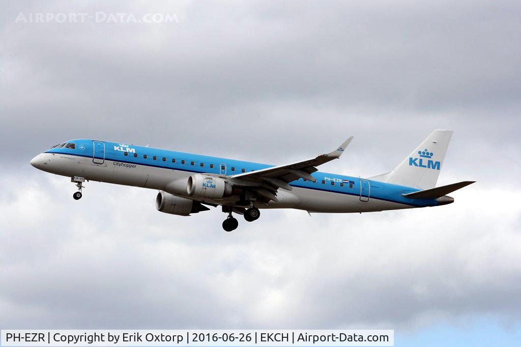 PH-EZR, 2010 Embraer 190LR (ERJ-190-100LR) C/N 19000375, PH-EZR landing rw 22L