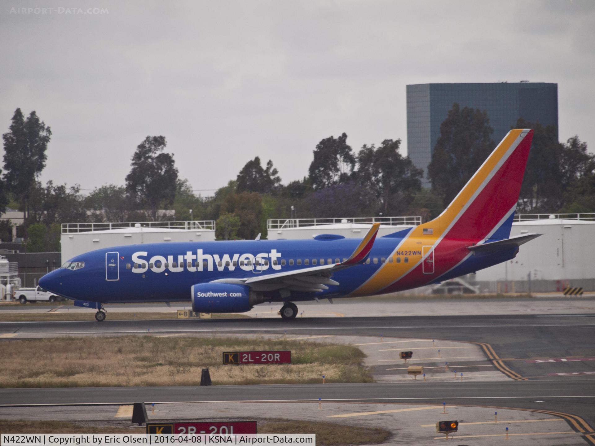 N422WN, 2002 Boeing 737-7H4 C/N 29826, Boeing 737 right after landing.