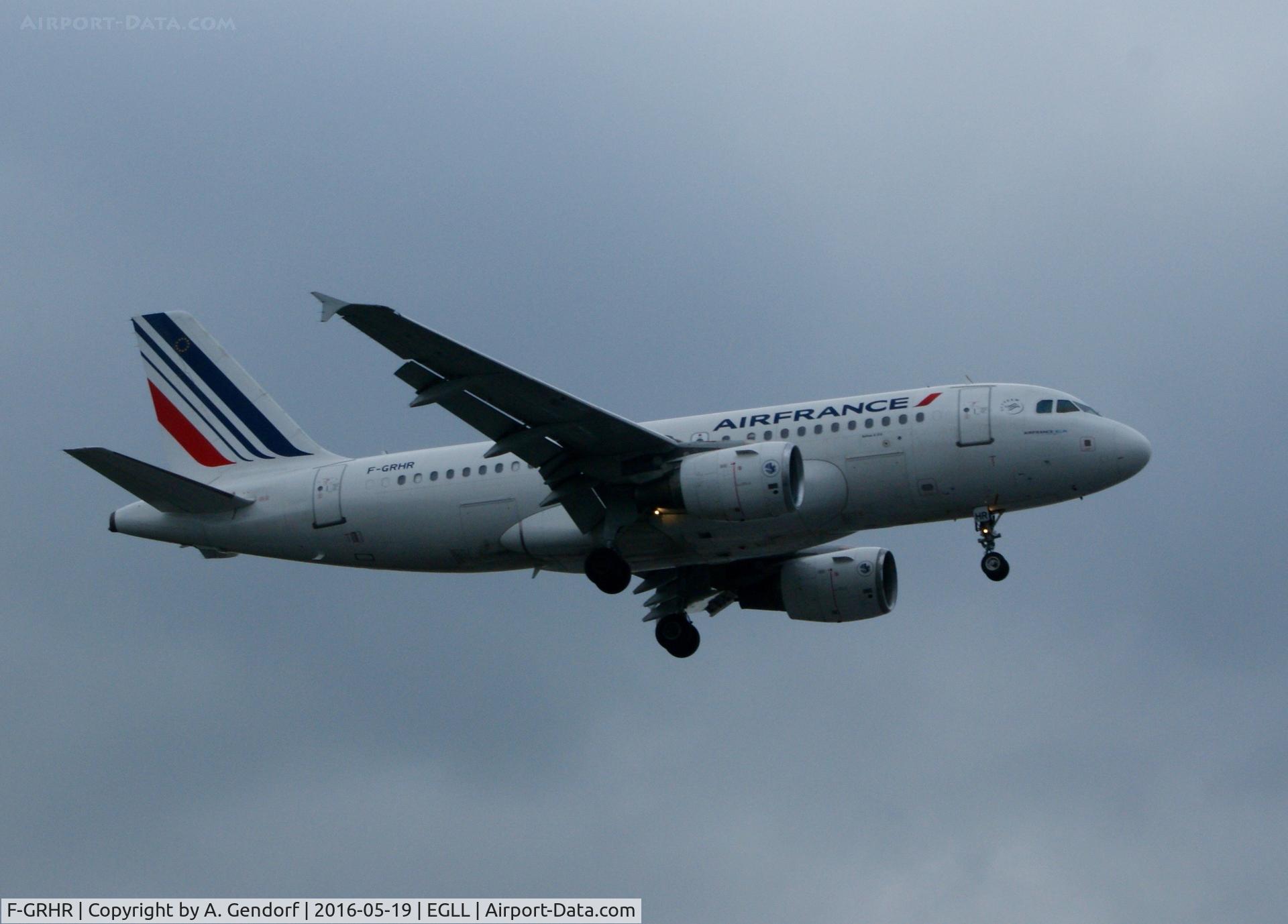 F-GRHR, 2001 Airbus A319-111 C/N 1415, Air France, is here approaching runway 27R at London Heathrow(EGLL)