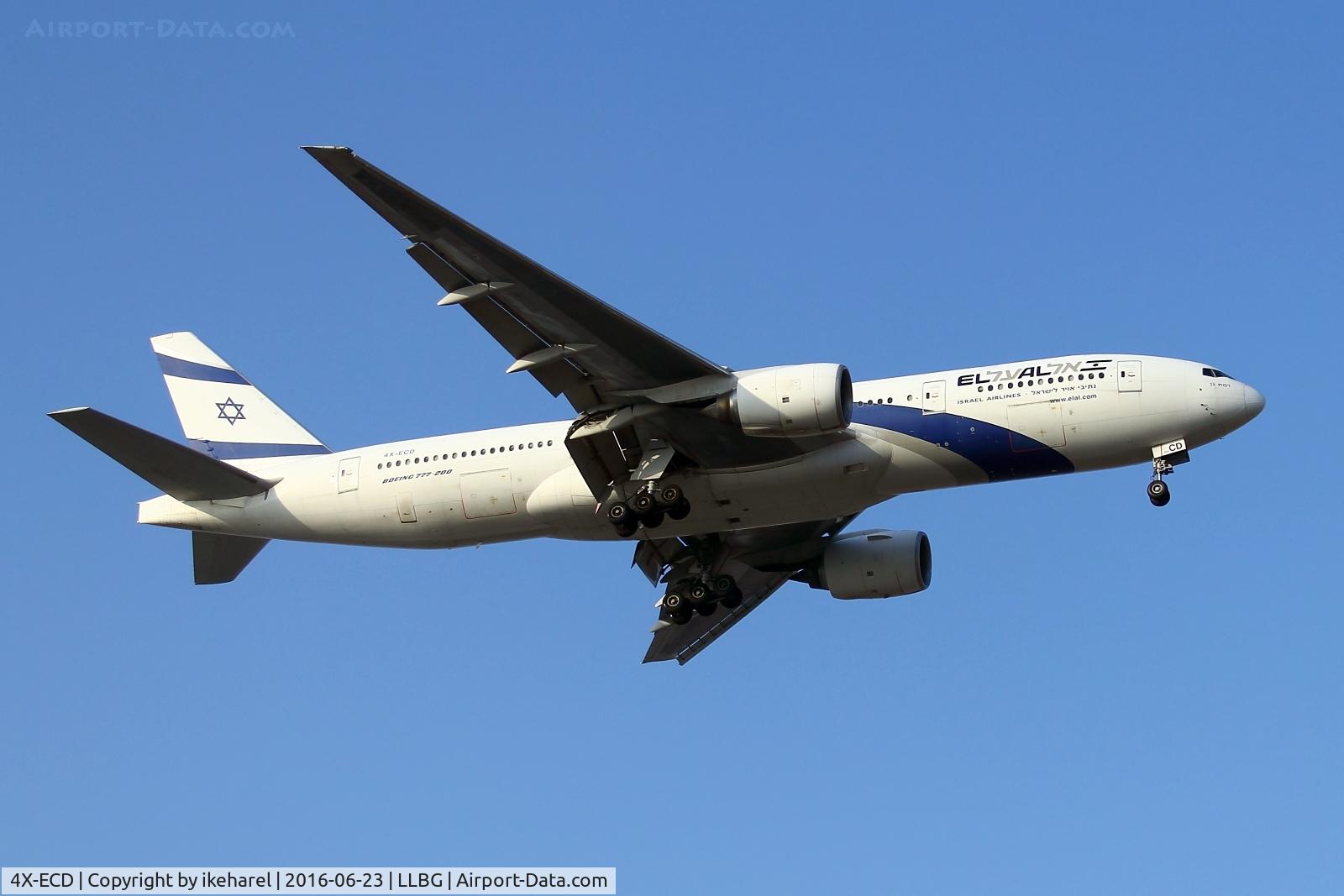 4X-ECD, 2002 Boeing 777-258/ER C/N 33169, Flight from Newark, USA, approaching runway 30.