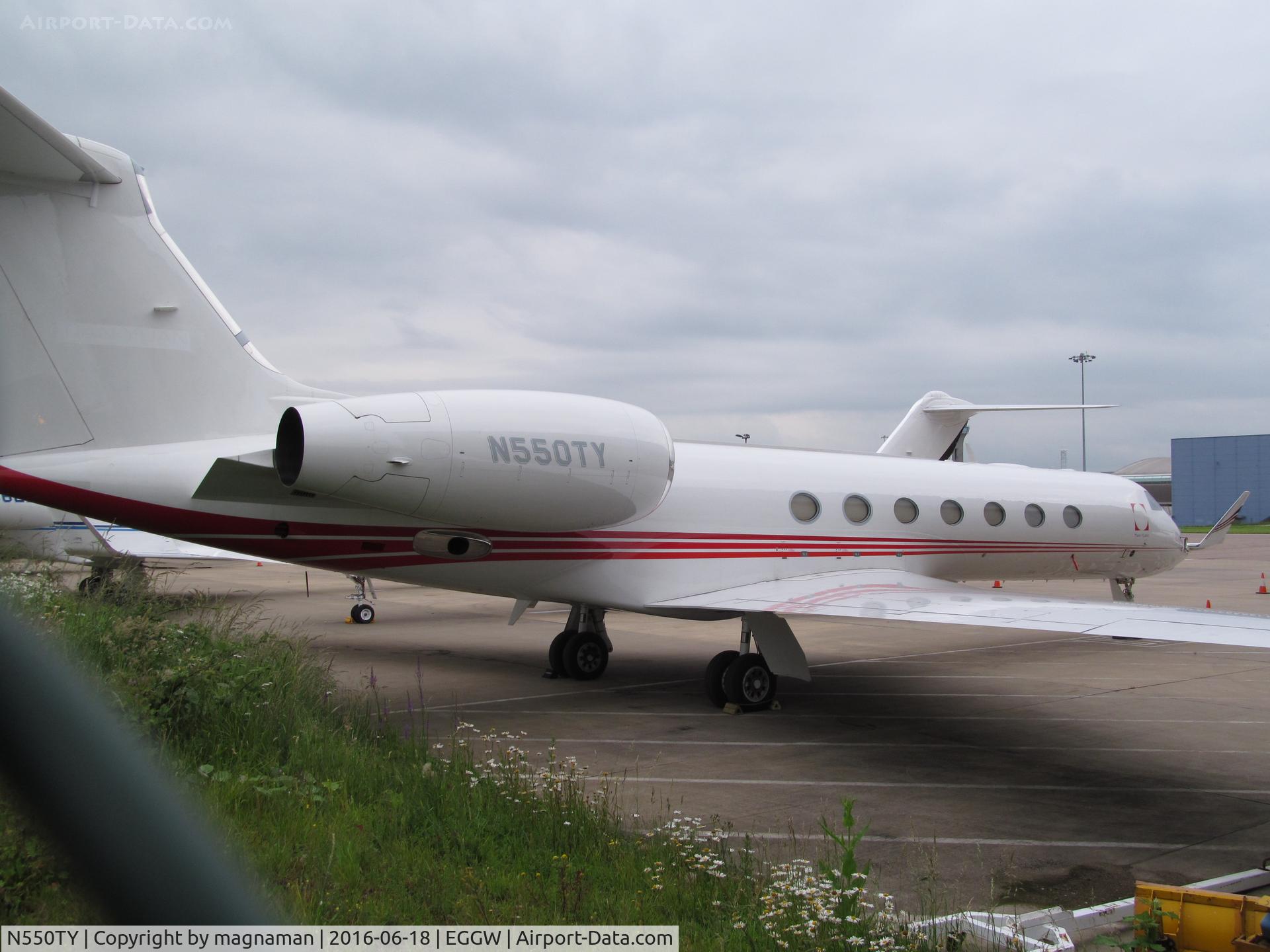 N550TY, Gulfstream Aerospace GV-SP (G550) C/N 5512, at luton