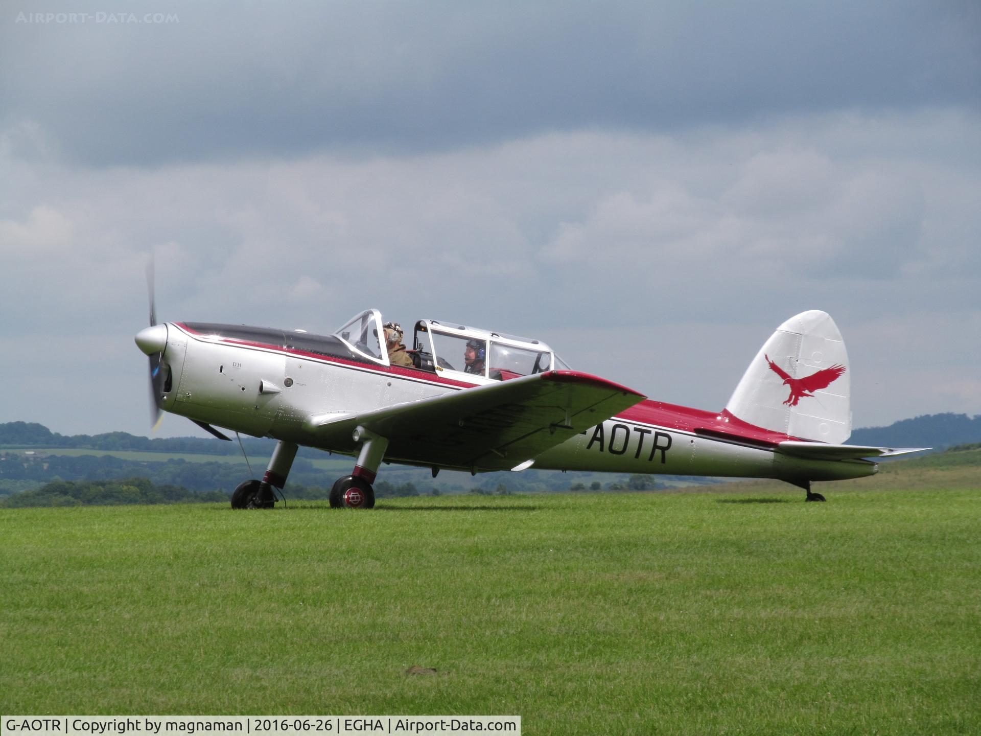 G-AOTR, 1950 De Havilland DHC-1 Chipmunk 22 C/N C1/0045, taxying along