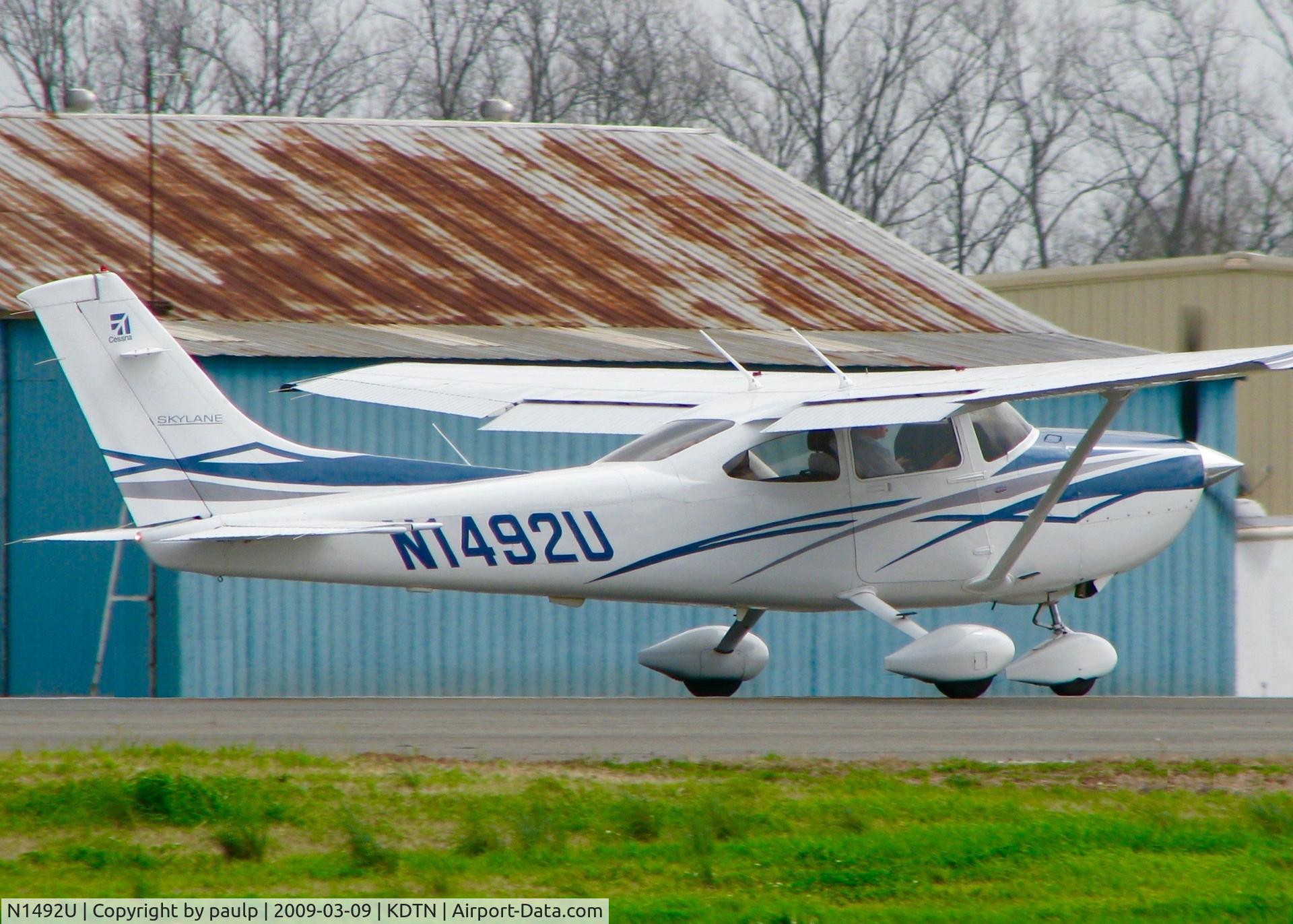 N1492U, 2007 Cessna 182T Skylane C/N 18281962, At Downtown Shreveport.