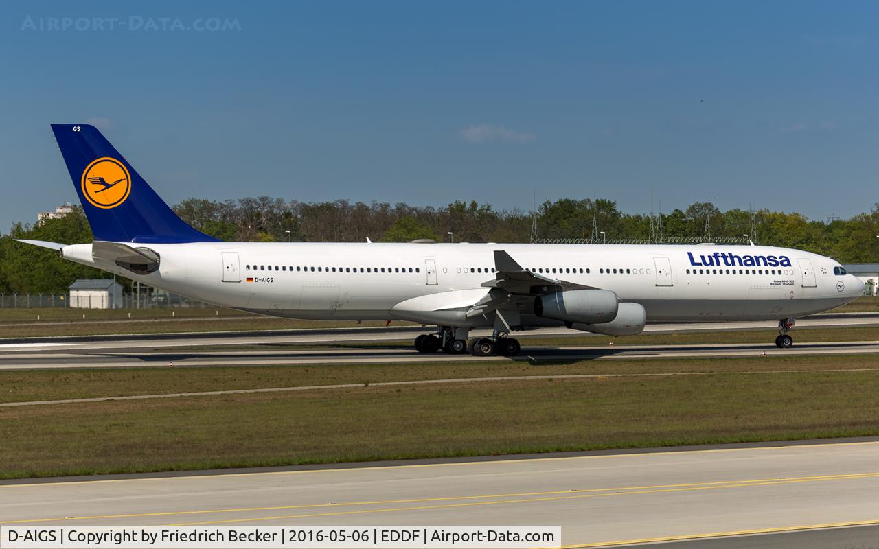 D-AIGS, 1999 Airbus A340-313 C/N 297, vacating RW07L