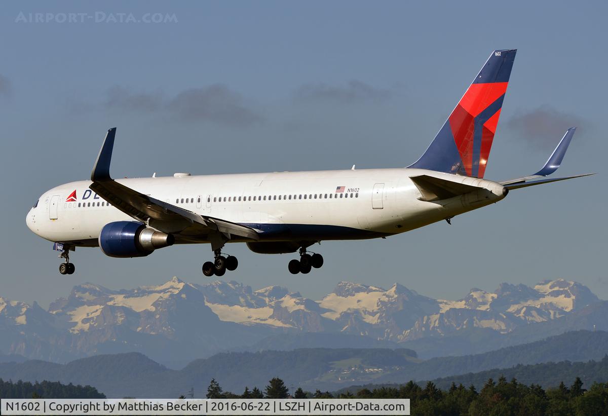 N1602, 1999 Boeing 767-332 C/N 29694, N1602