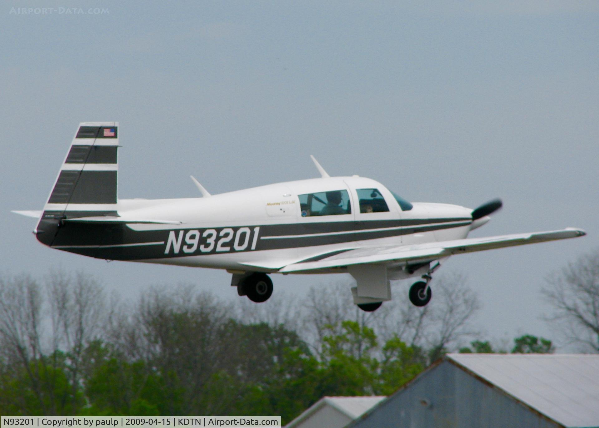 N93201, 1987 Mooney M20J 201 C/N 24-1618, At Downtown Shreveport.