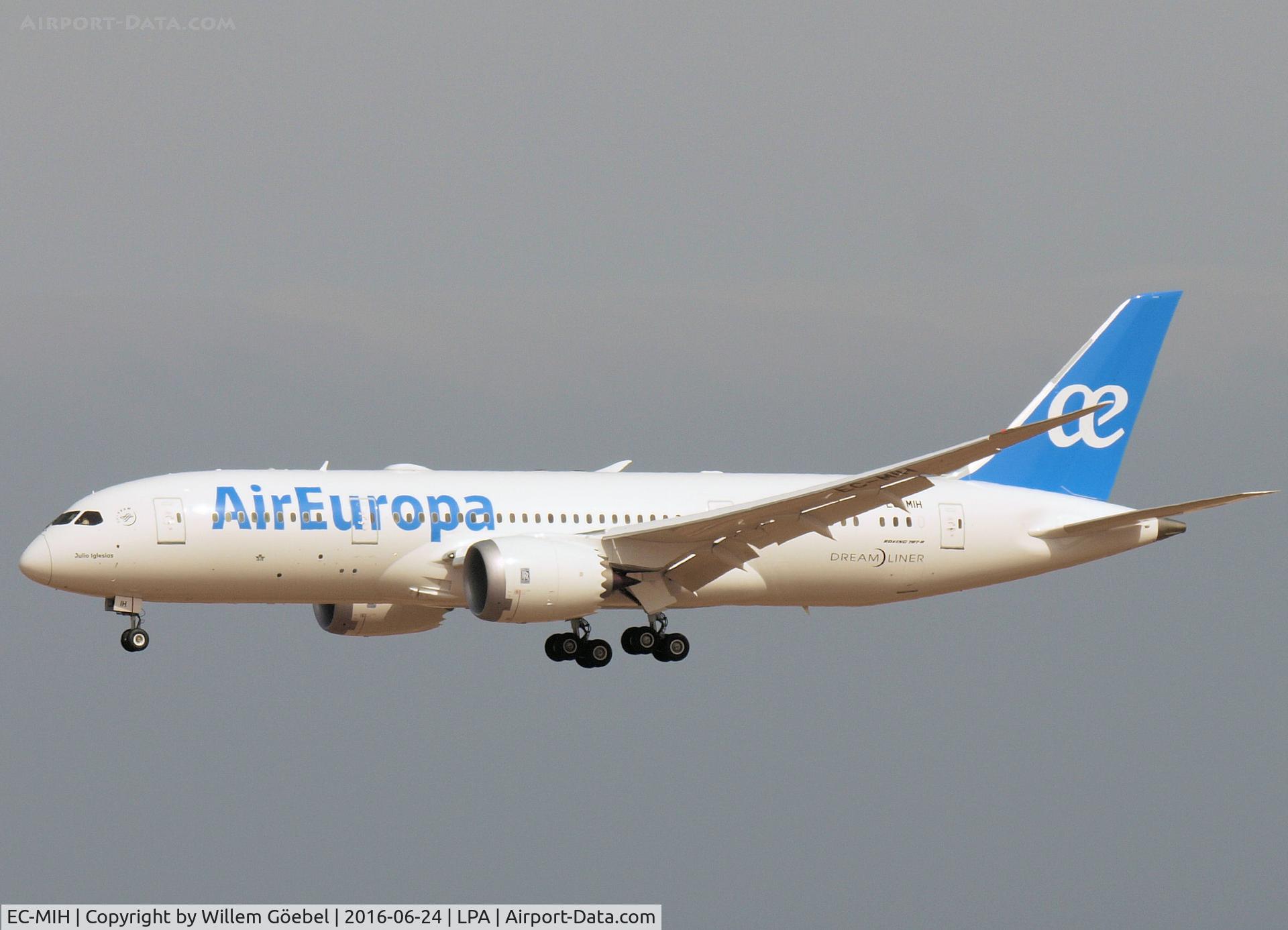 EC-MIH, 2016 Boeing 787-8 Dreamliner Dreamliner C/N 36413, Prepare for landing FOR THE FIRST FLIGHT ON LAS PALMAS