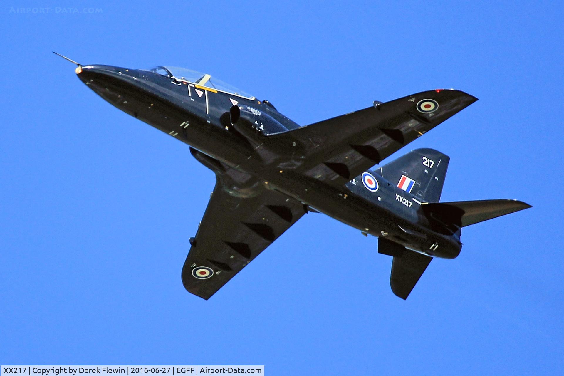 XX217, 1978 Hawker Siddeley Hawk T.1A C/N 053/312053, Hawk T.1A coded 217, call sign Cougar 54, 736 NAS RNAS Culdrose based, seen in the overhead following a low approach and go-round.