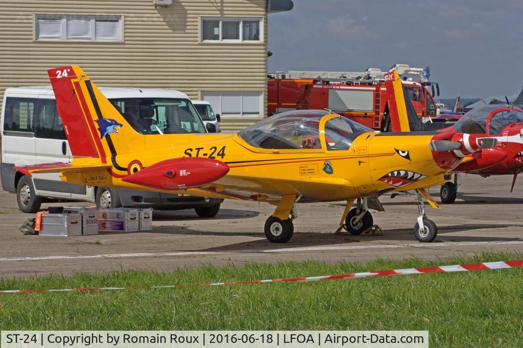 ST-24, SIAI-Marchetti SF-260M C/N 10-24, Parked