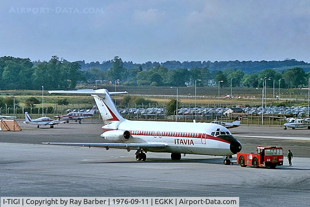 I-TIGI, 1966 Douglas DC-9-15 C/N 45724, McDonnell Douglas DC-9-15 [45724] (Itavia) Gatwick~G 11/09/1976. From a slide.