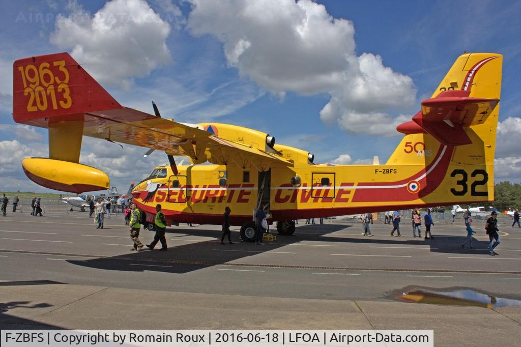 F-ZBFS, Canadair CL-215-6B11 CL-415 C/N 2001, Parked