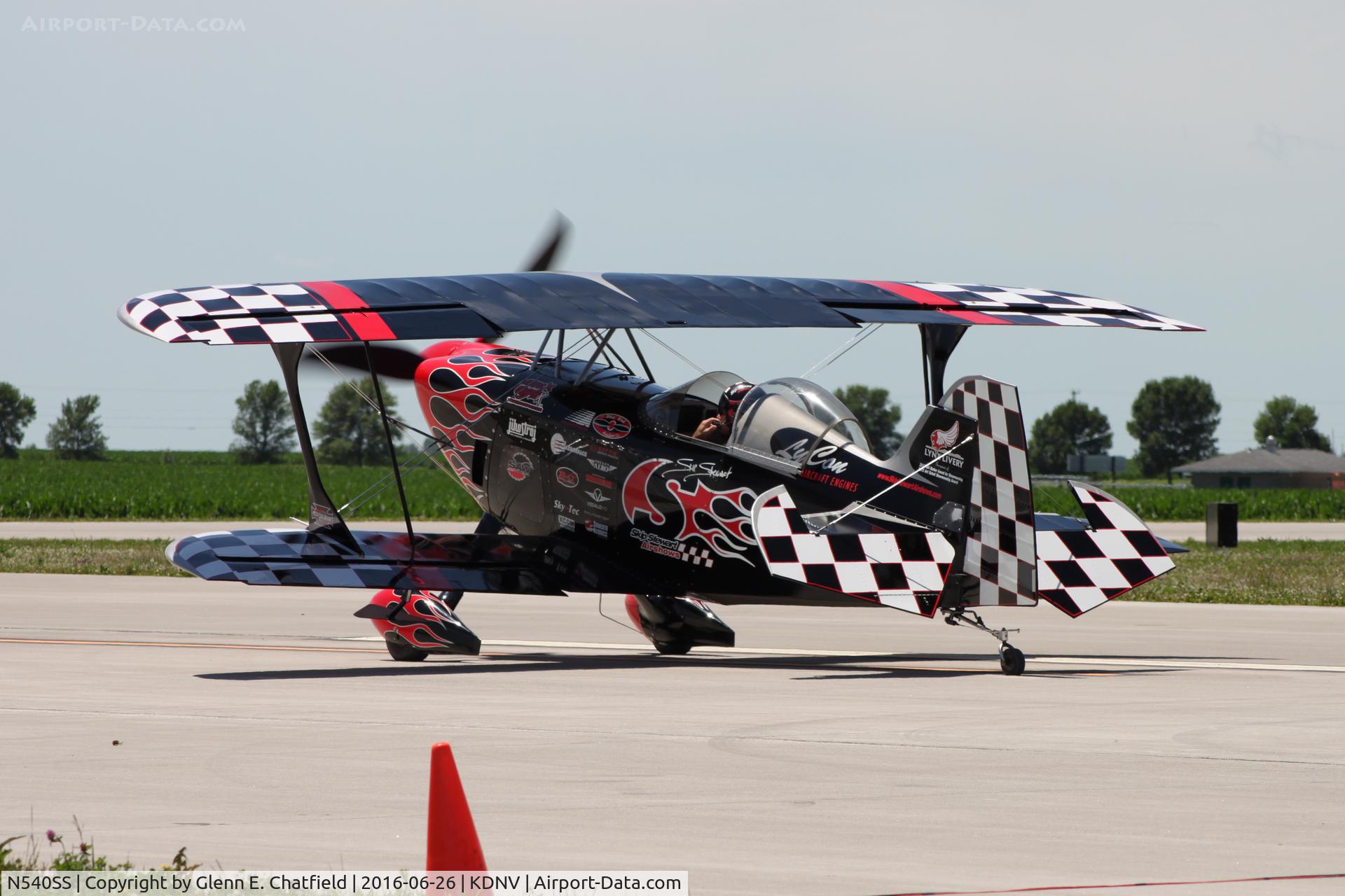 N540SS, 2011 Pitts S-2S Special C/N 006, At the Quad Cities Air Show