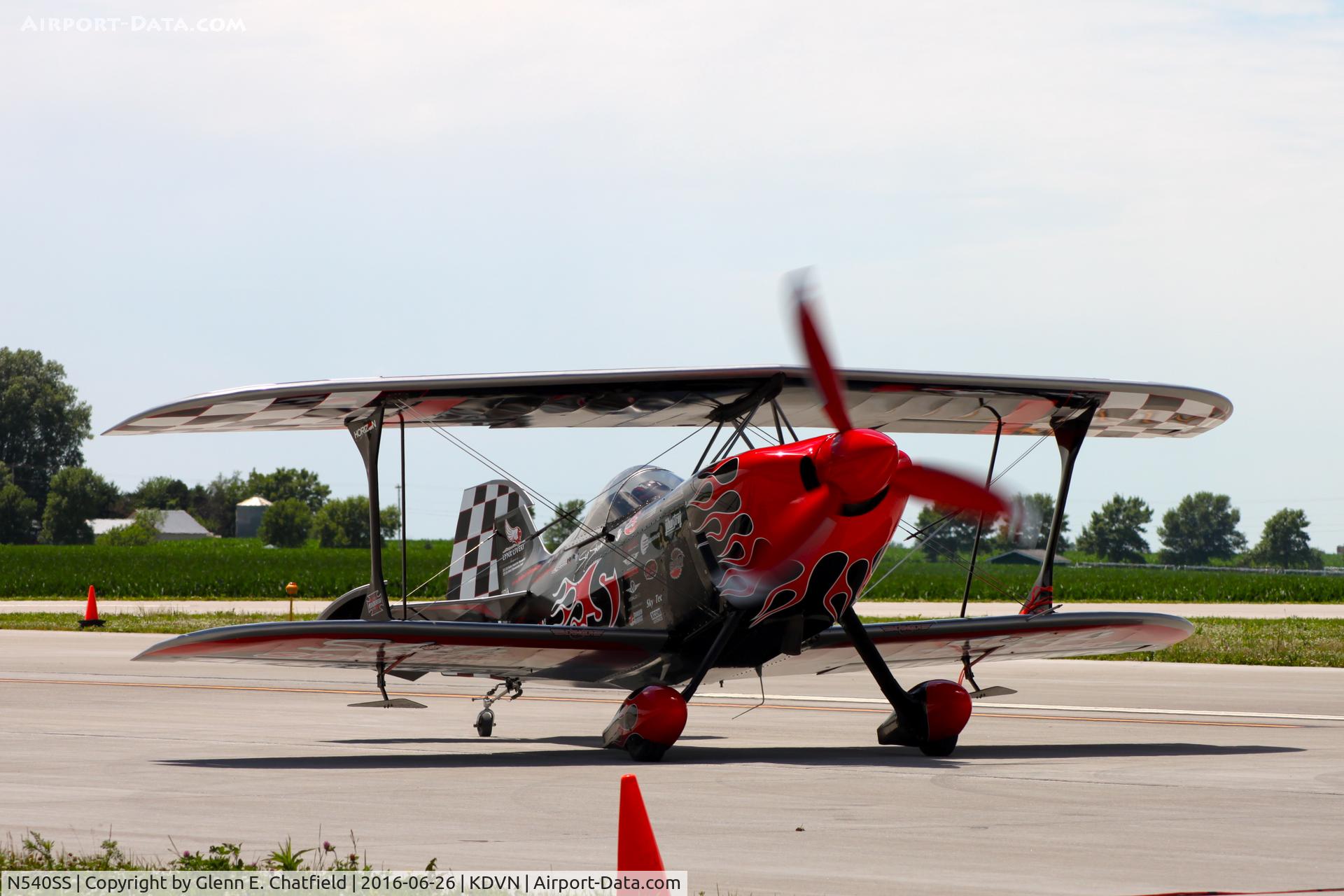 N540SS, 2011 Pitts S-2S Special C/N 006, At the Quad Cities Air Show